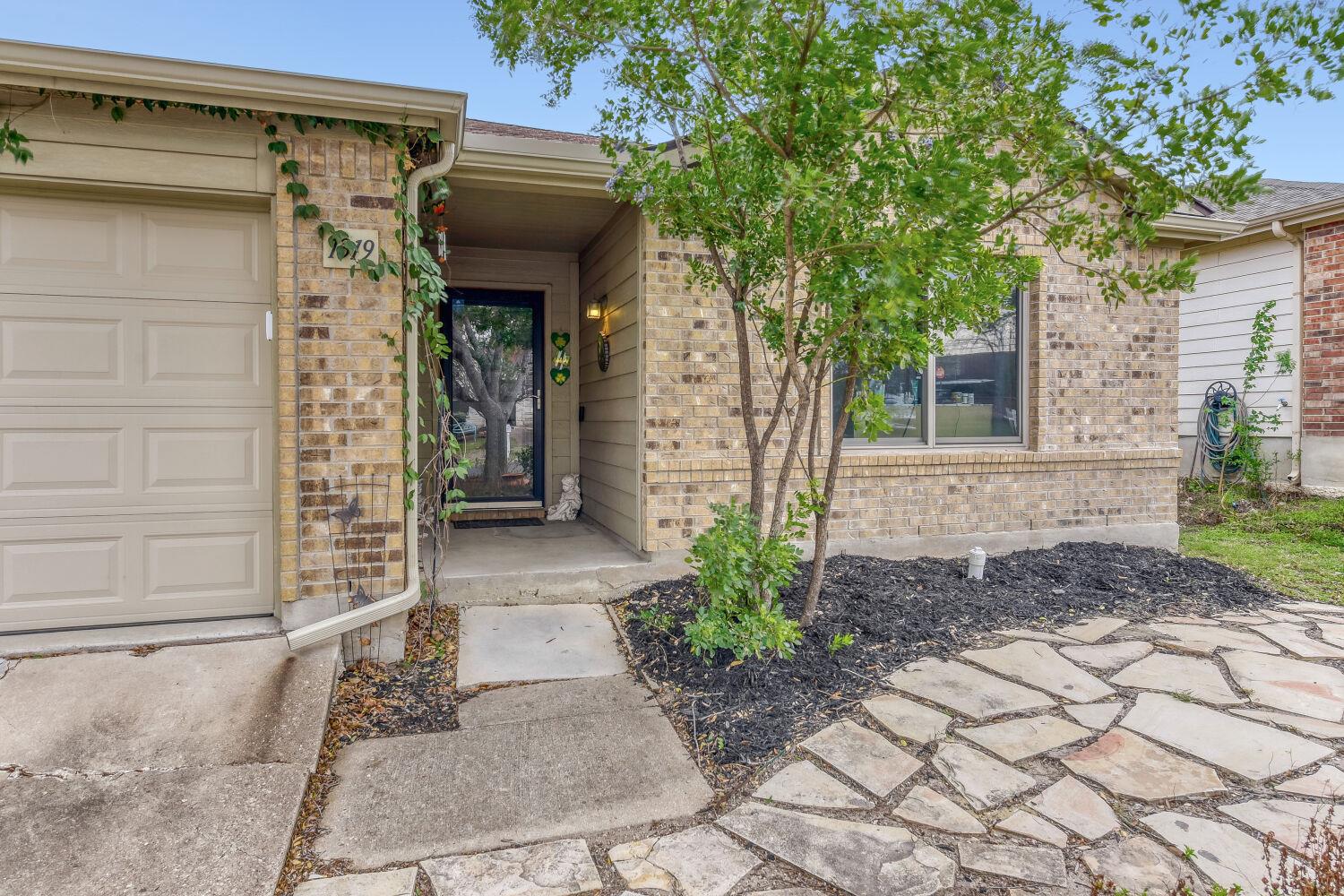 1319 Belmont Dr, San Marcos, TX 78666