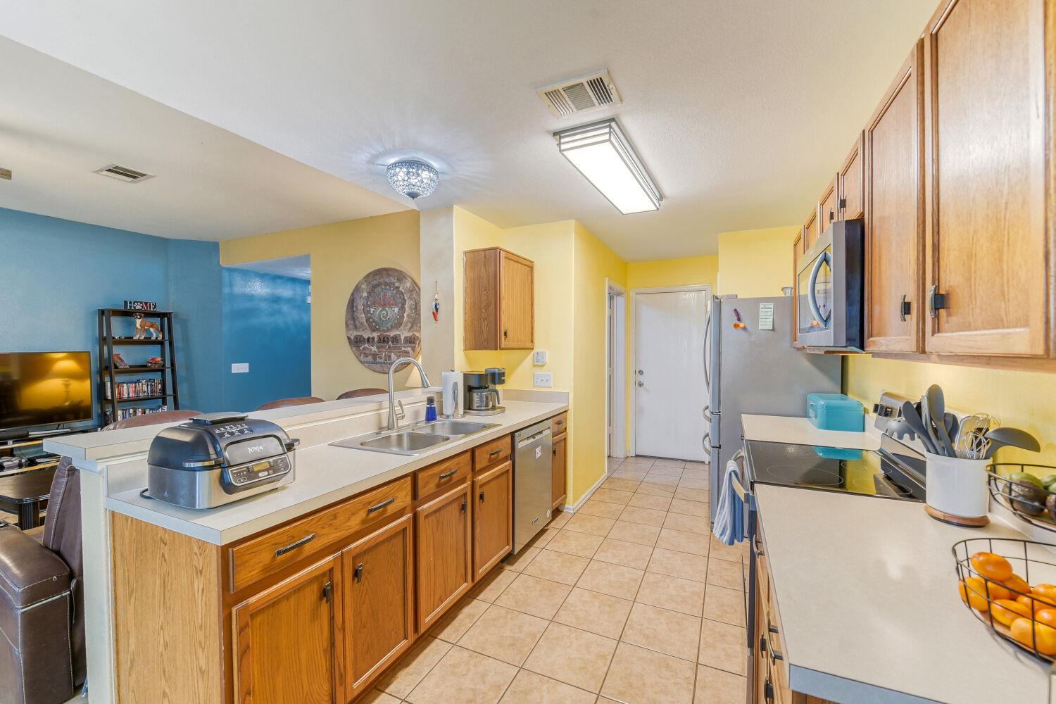 1319 Belmont Dr, San Marcos, TX 78666