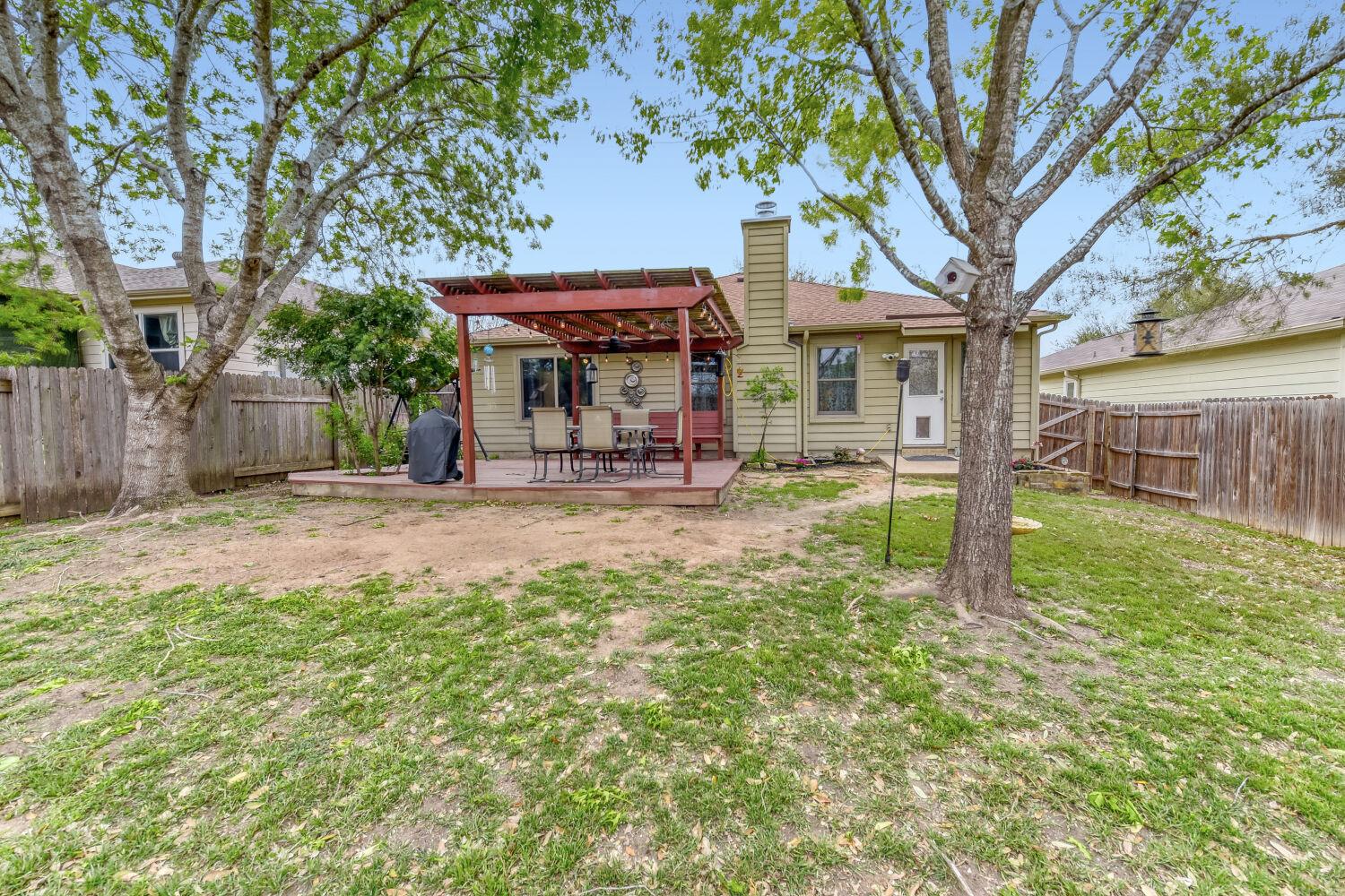 1319 Belmont Dr, San Marcos, TX 78666