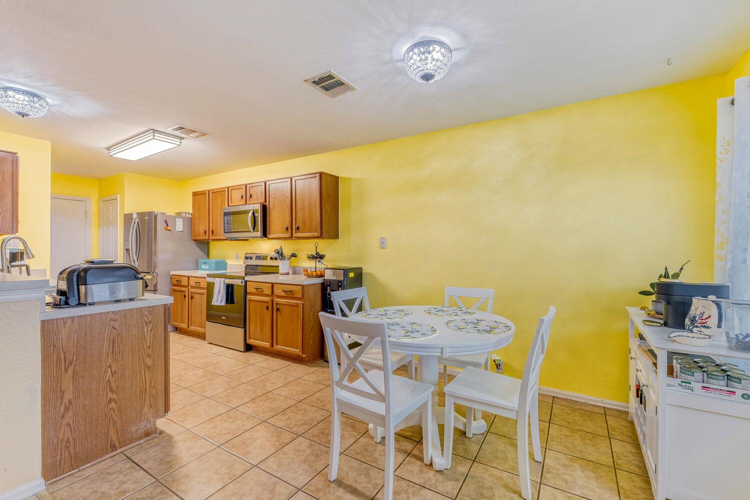 1319 Belmont Dr, San Marcos, TX 78666