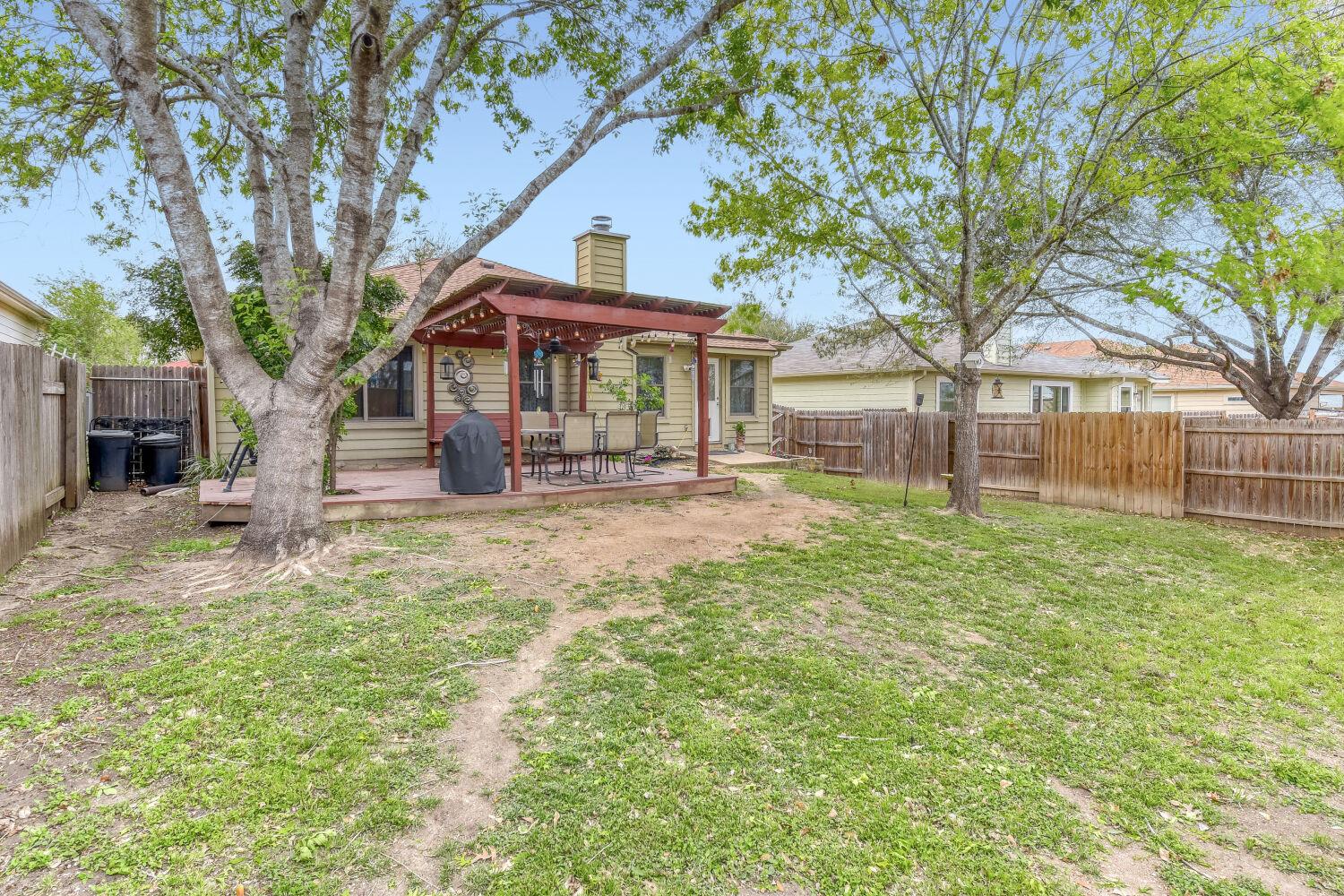 1319 Belmont Dr, San Marcos, TX 78666