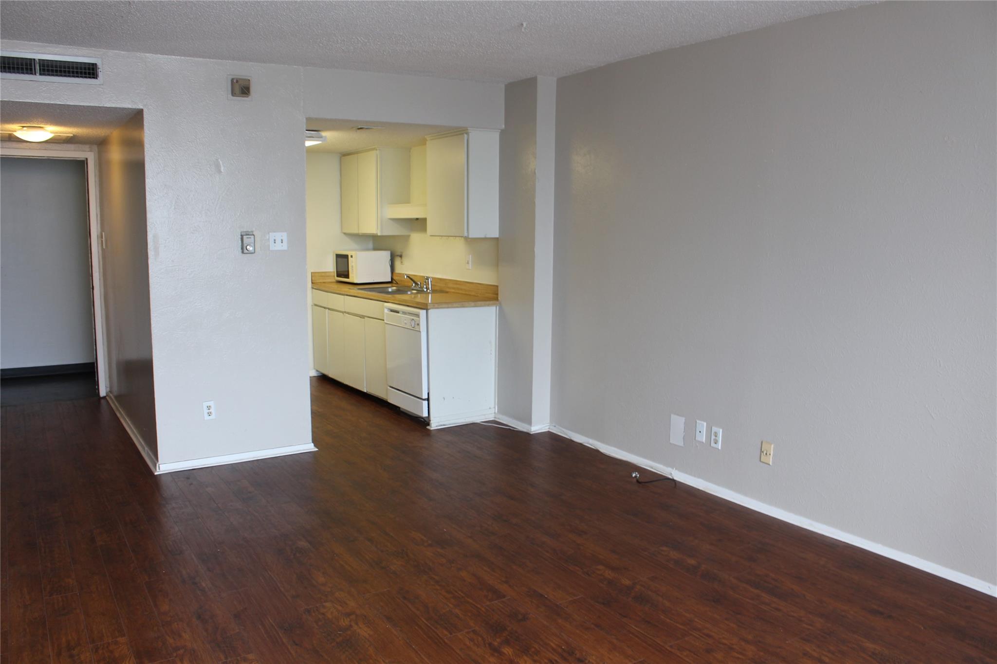 1800 Lavaca St # 203, Austin, TX 78701