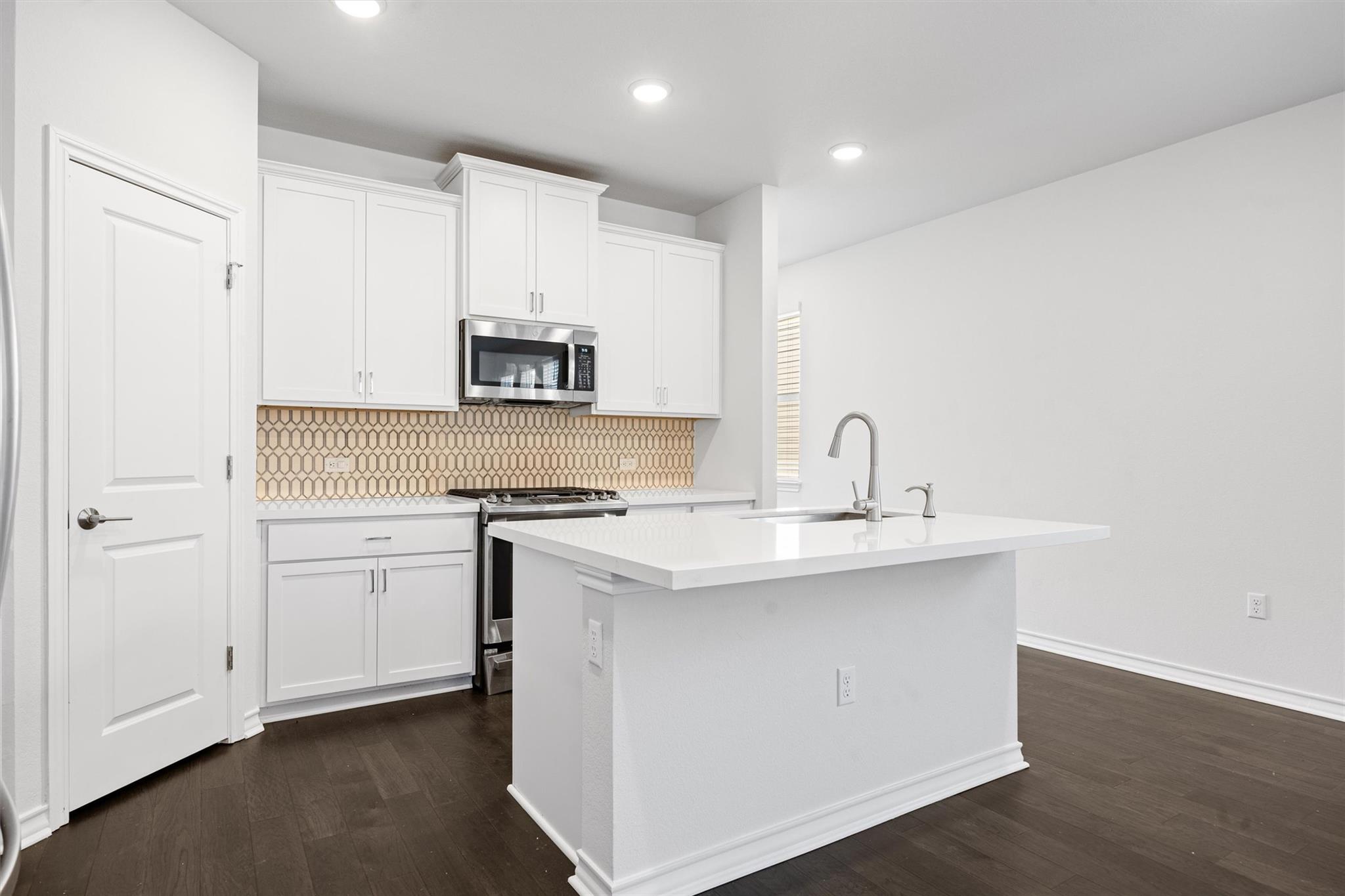 15604 Ellinger Dr, Austin, TX 78728