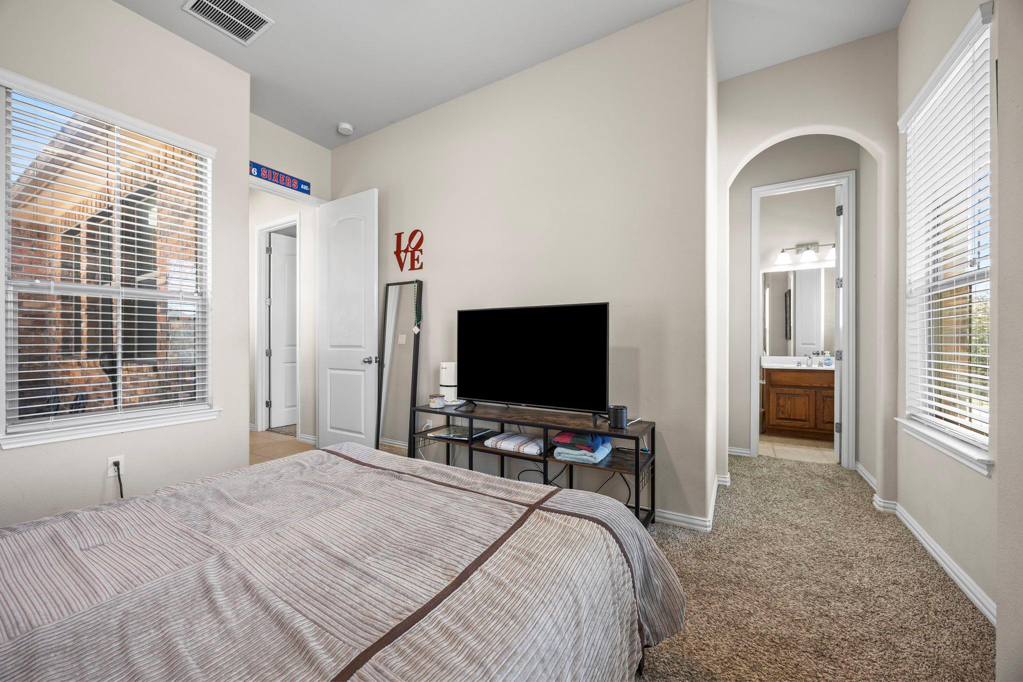 1205 Winding Way Dr, Georgetown, TX 78628