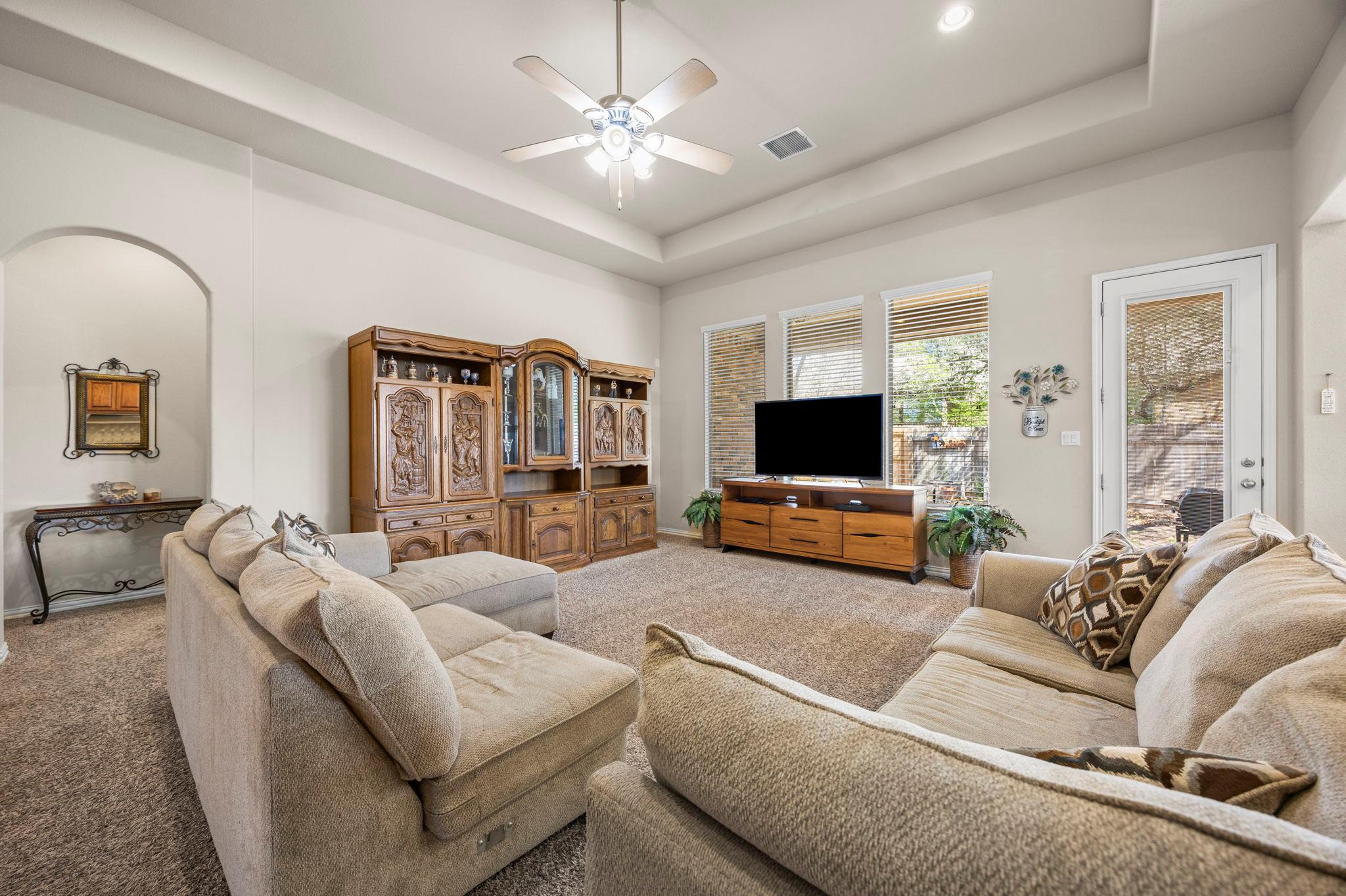 1205 Winding Way Dr, Georgetown, TX 78628