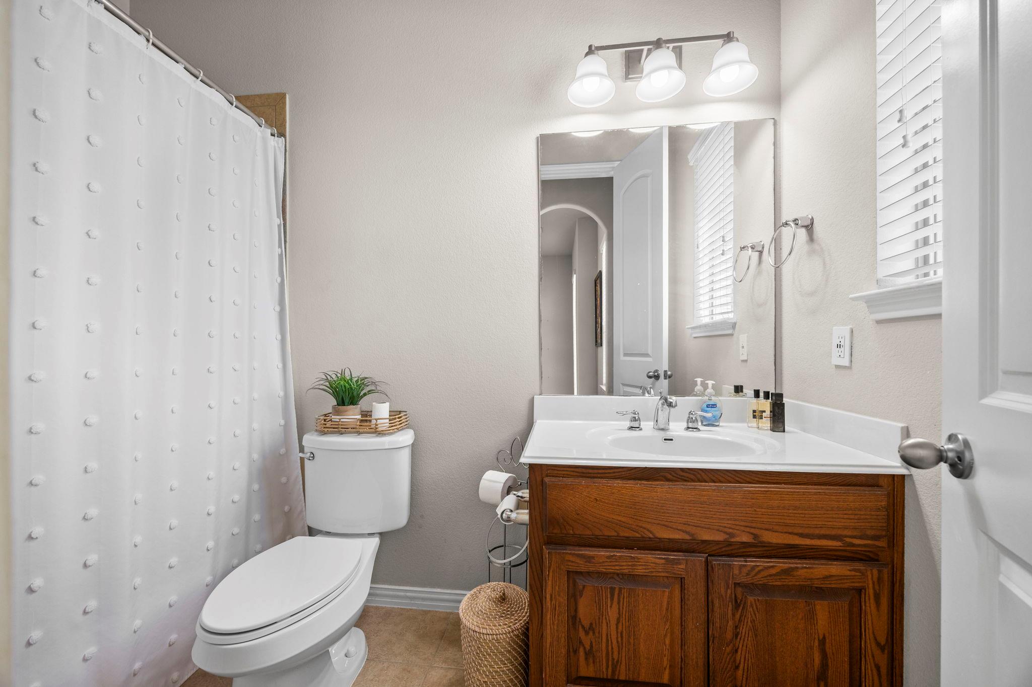 1205 Winding Way Dr, Georgetown, TX 78628