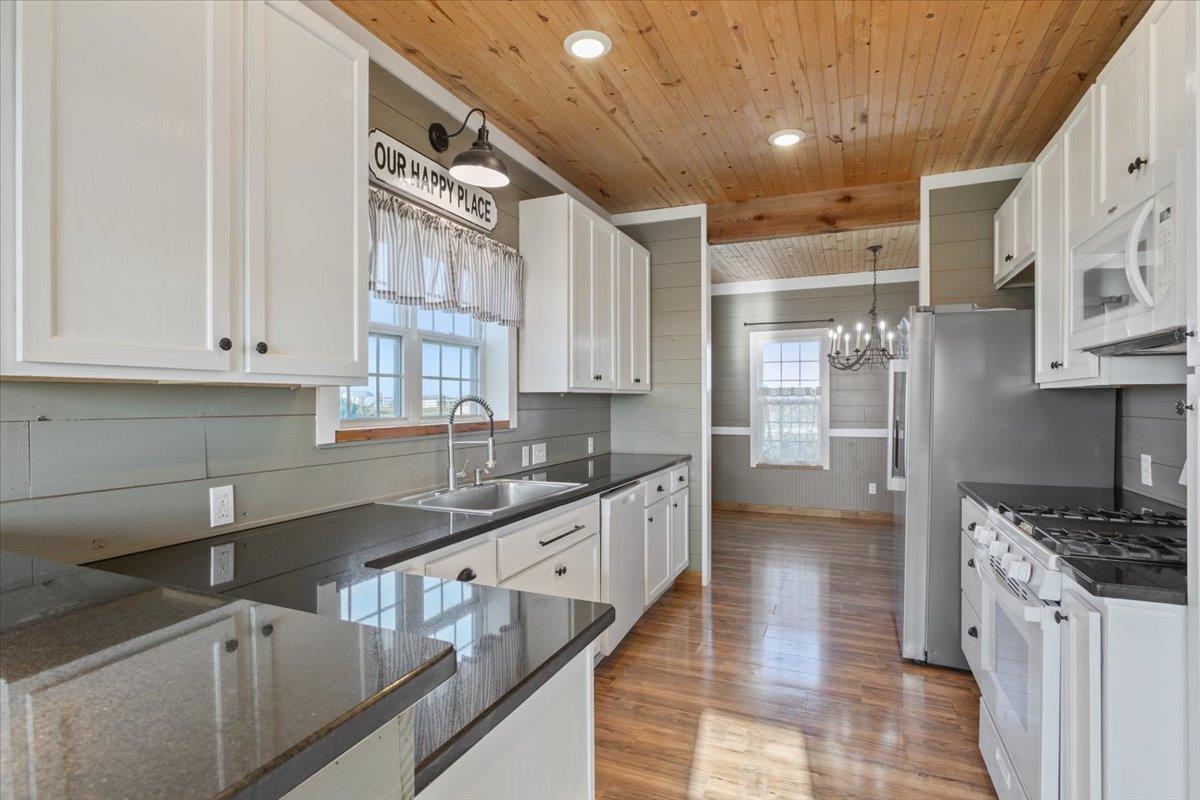 15629 Romberg Rd, Holland, TX 76534