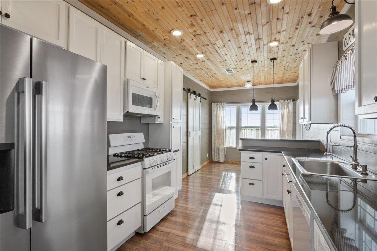 15629 Romberg Rd, Holland, TX 76534