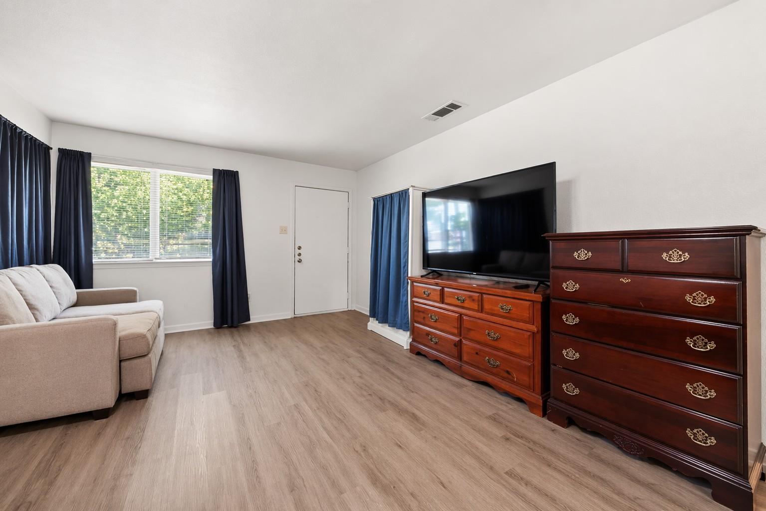 10406 Little Pebble Dr, Austin, TX 78758