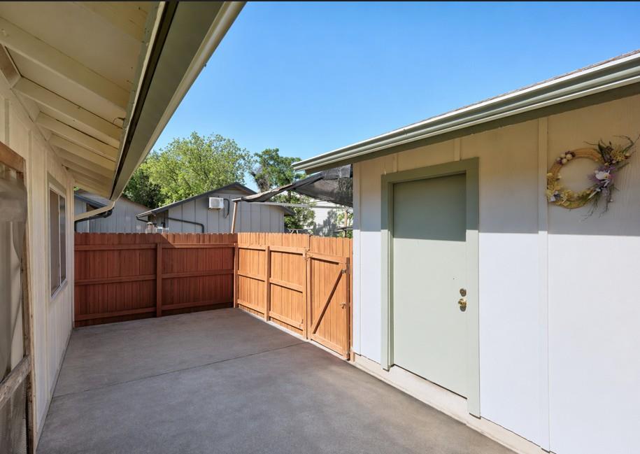 10406 Little Pebble Dr, Austin, TX 78758