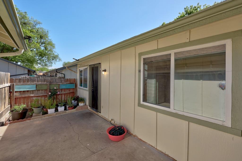 10406 Little Pebble Dr, Austin, TX 78758