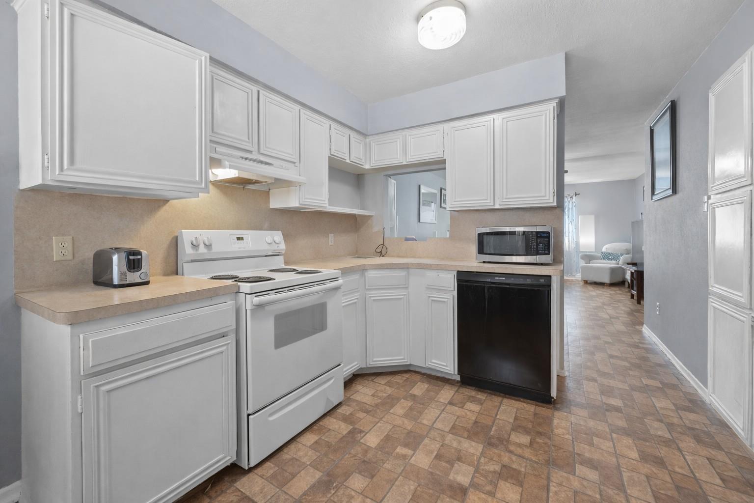 10406 Little Pebble Dr, Austin, TX 78758