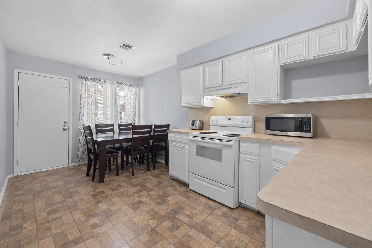 10406 Little Pebble Dr, Austin, TX 78758