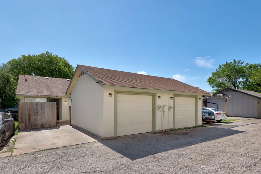 10406 Little Pebble Dr, Austin, TX 78758