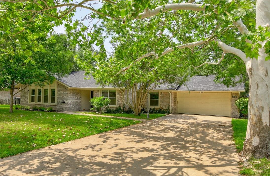 507 San Jacinto St, Lockhart, TX 78644