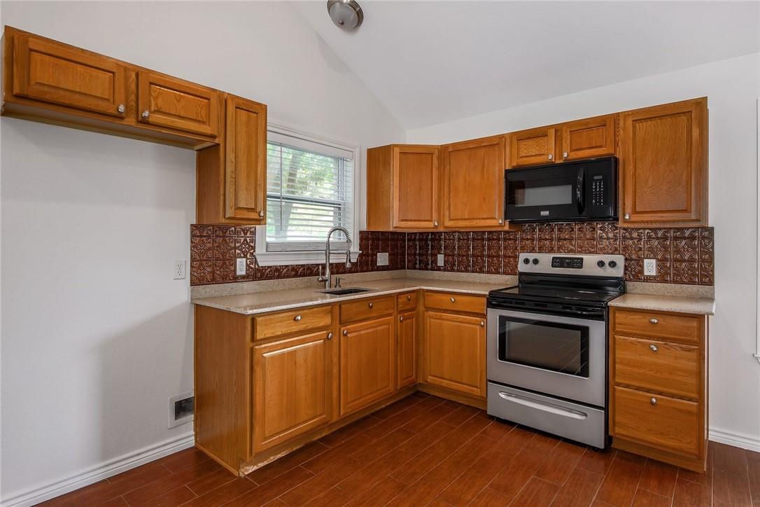 507 San Jacinto St, Lockhart, TX 78644