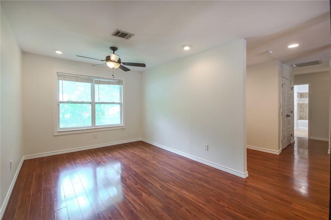 507 San Jacinto St, Lockhart, TX 78644