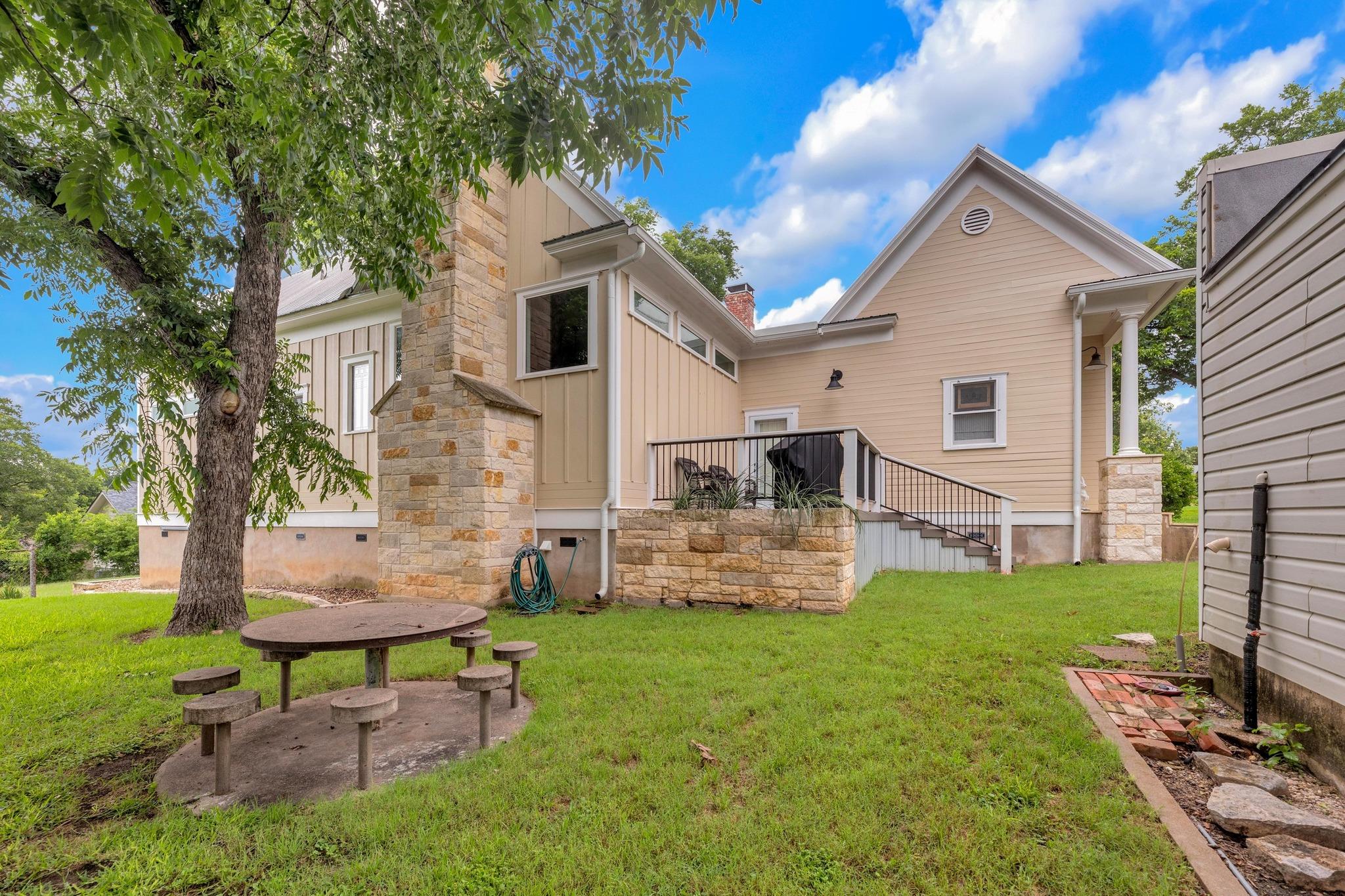 403 E 4th St S, Georgetown, TX 78626