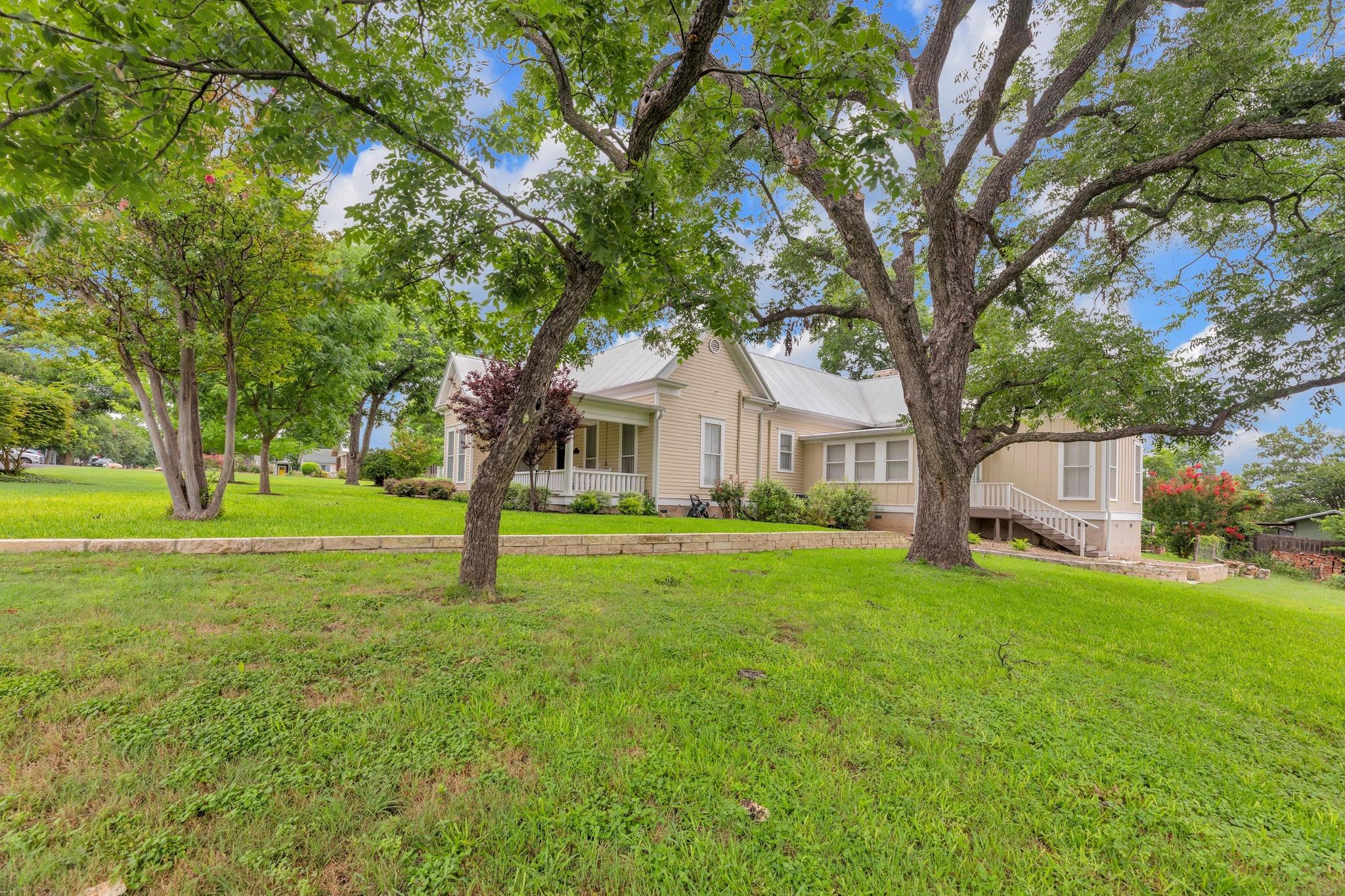 403 E 4th St S, Georgetown, TX 78626