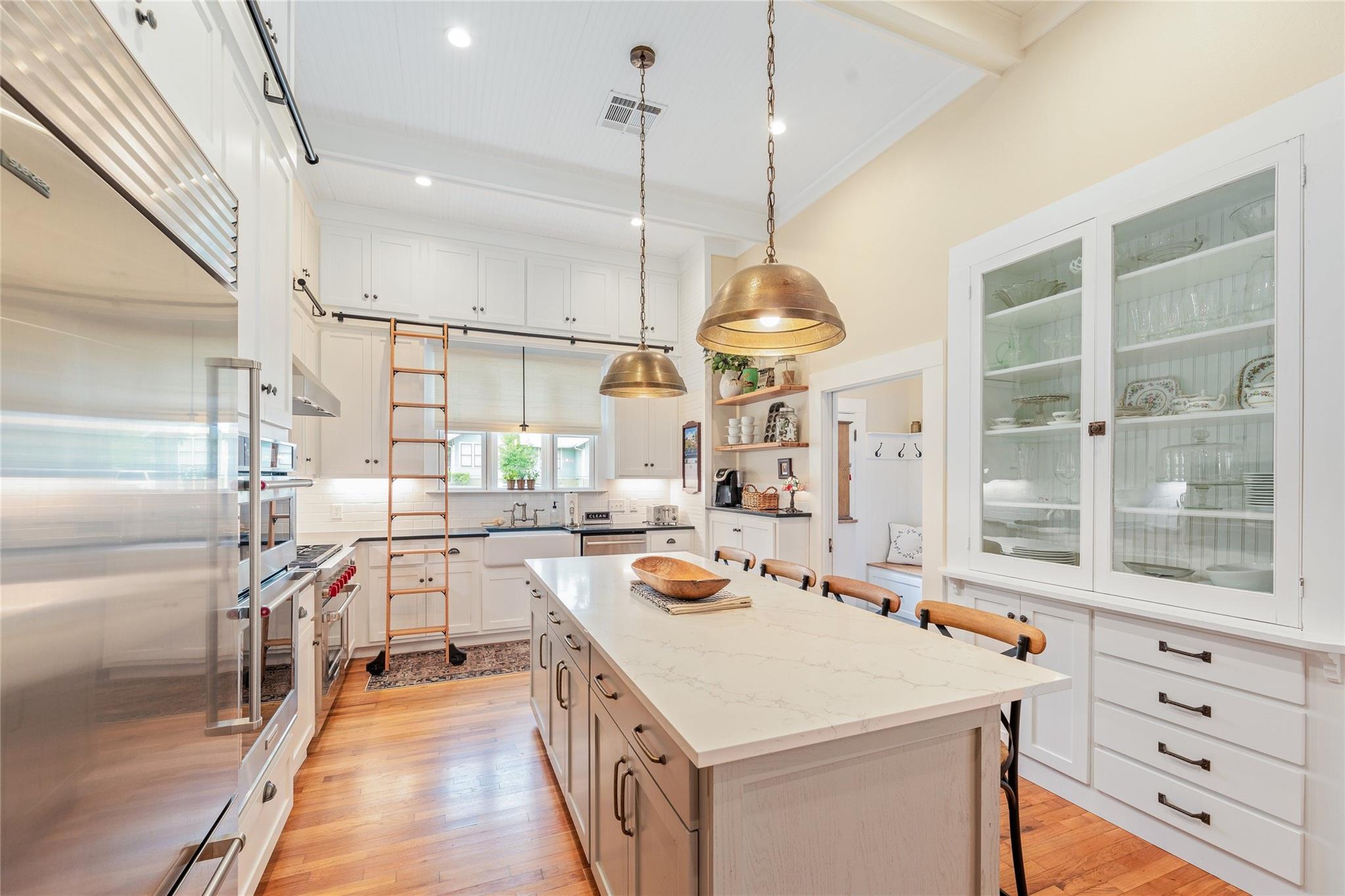 403 E 4th St S, Georgetown, TX 78626