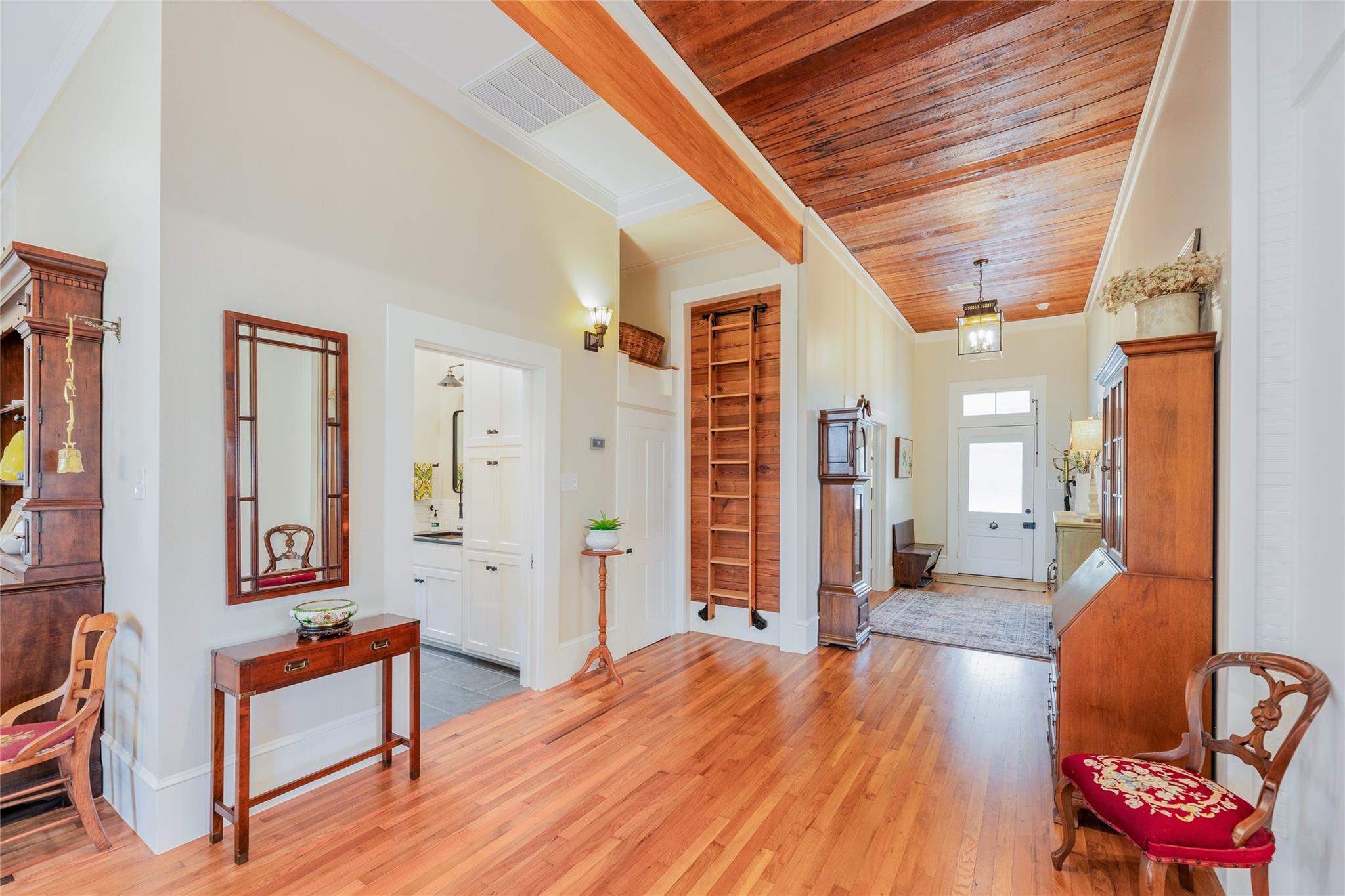 403 E 4th St S, Georgetown, TX 78626