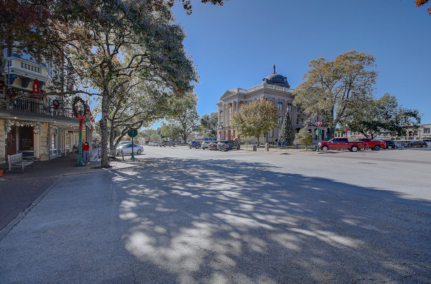 403 E 4th St S, Georgetown, TX 78626