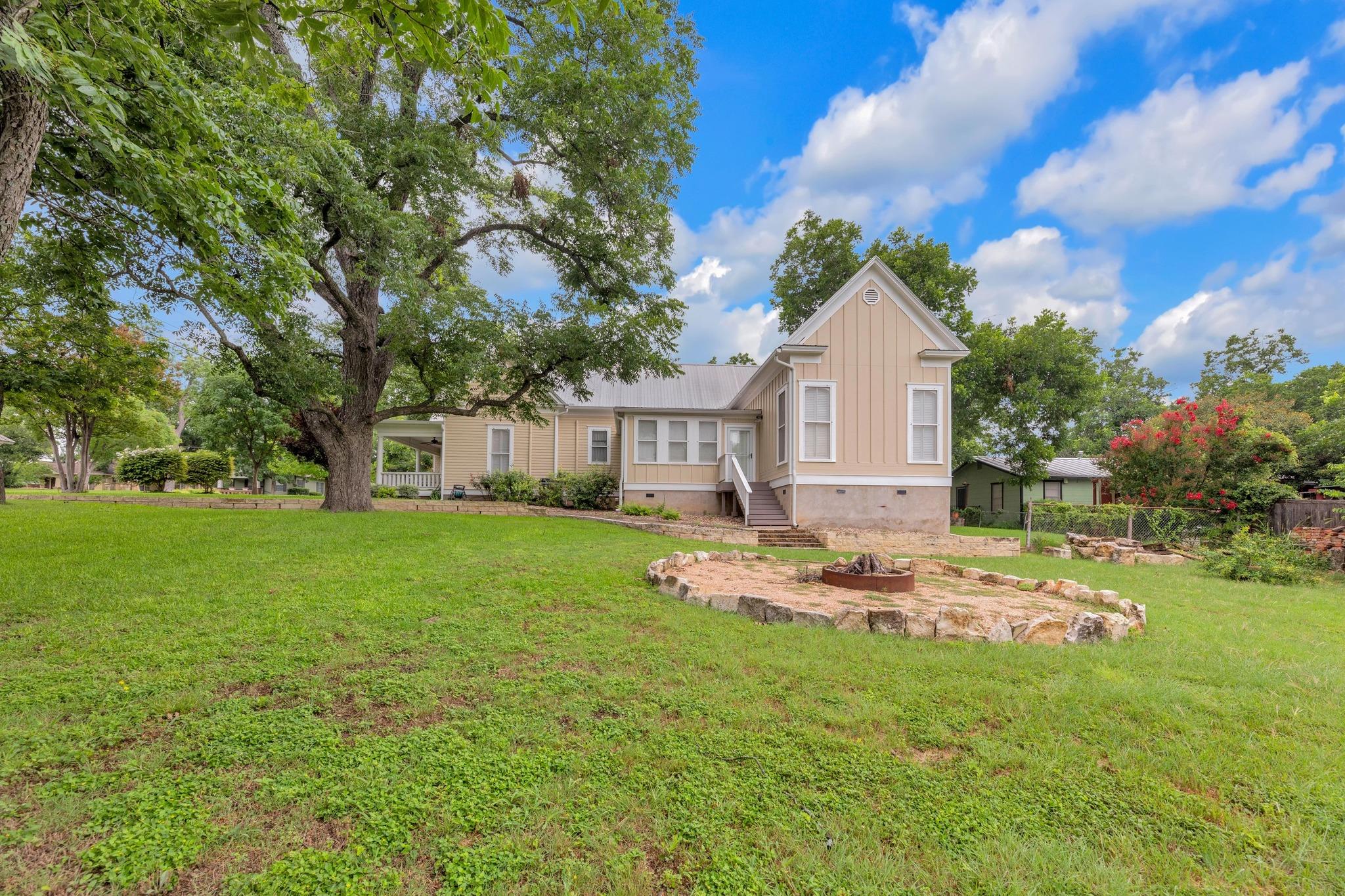 403 E 4th St S, Georgetown, TX 78626