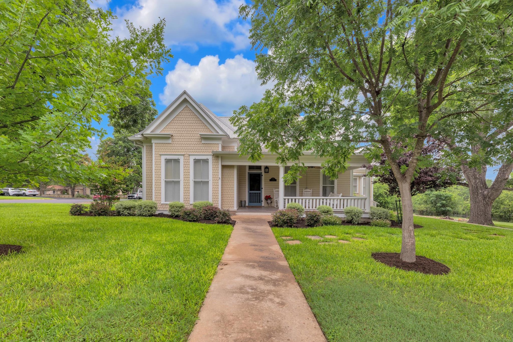 403 E 4th St S, Georgetown, TX 78626