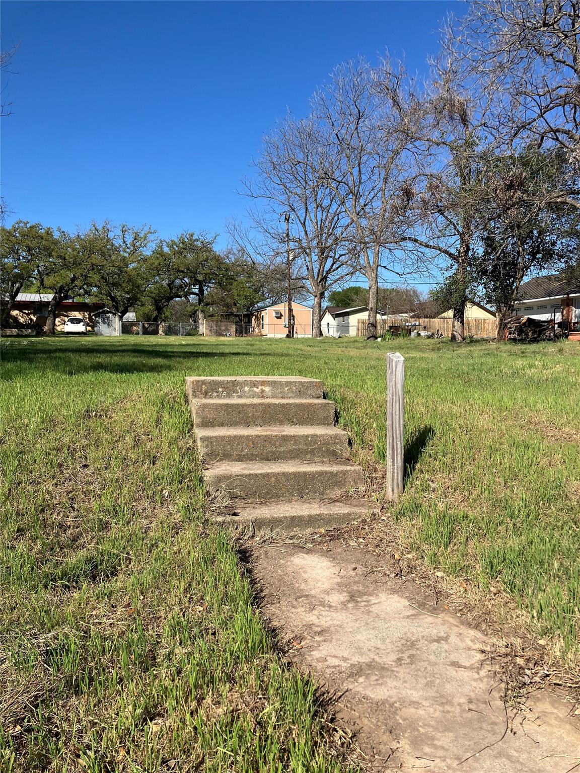 106 S Race St, Lampasas, TX 76550