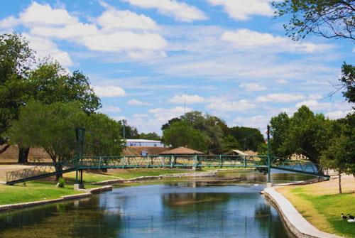 106 S Race St, Lampasas, TX 76550