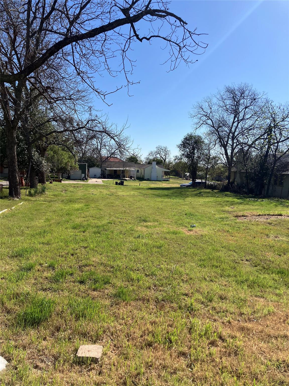 106 S Race St, Lampasas, TX 76550