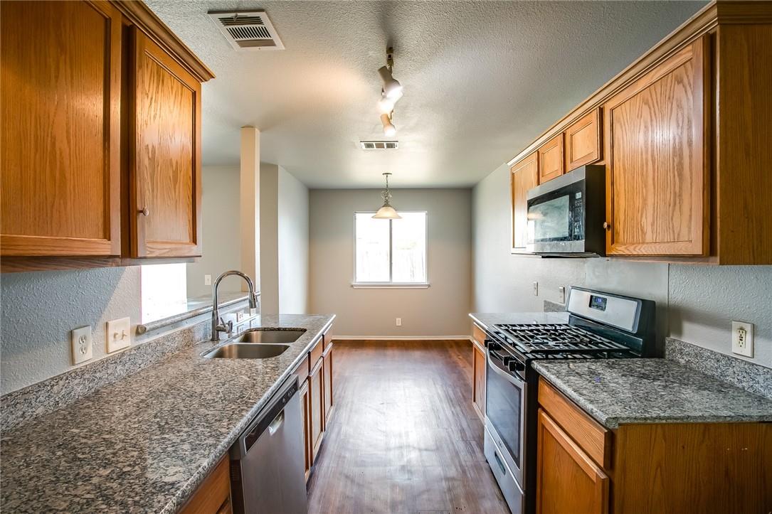 412 Ballentine Ct, Hutto, TX 78634