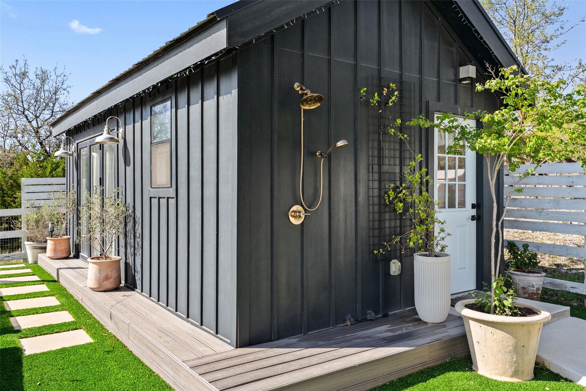 17600 Lake Shore Dr, Dripping Springs, TX 78620