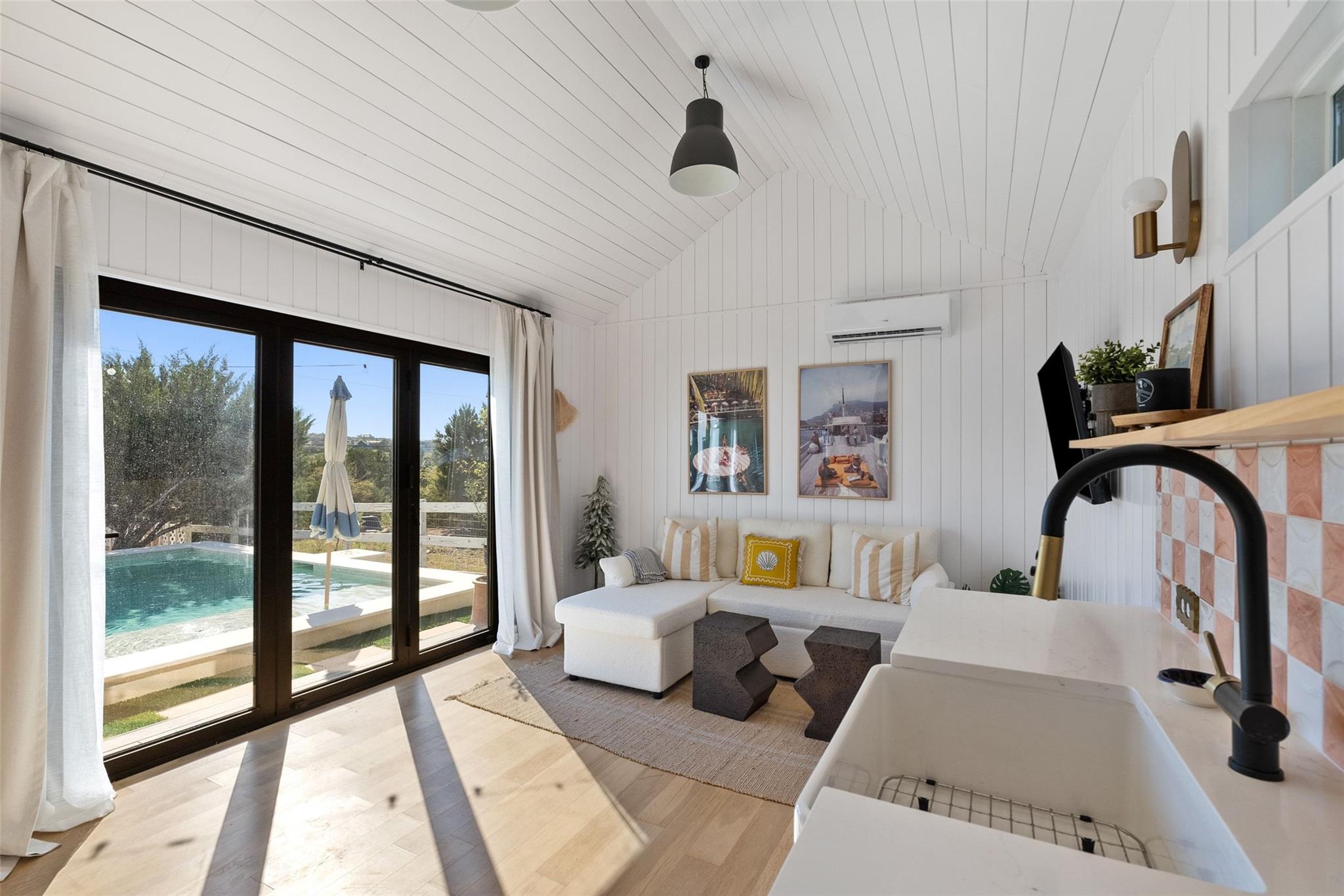 17600 Lake Shore Dr, Dripping Springs, TX 78620