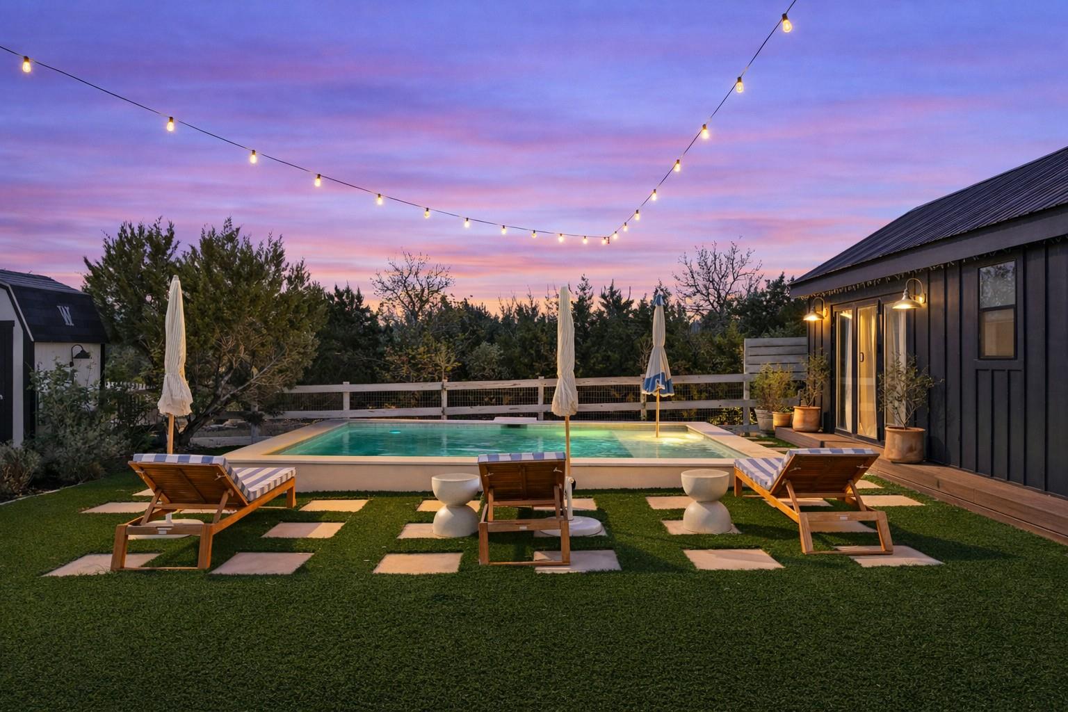 17600 Lake Shore Dr, Dripping Springs, TX 78620