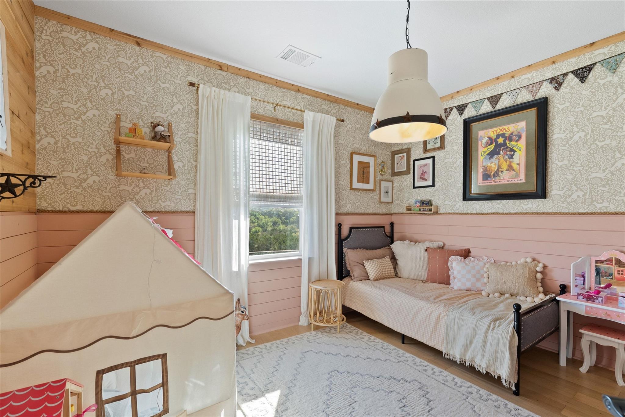 17600 Lake Shore Dr, Dripping Springs, TX 78620