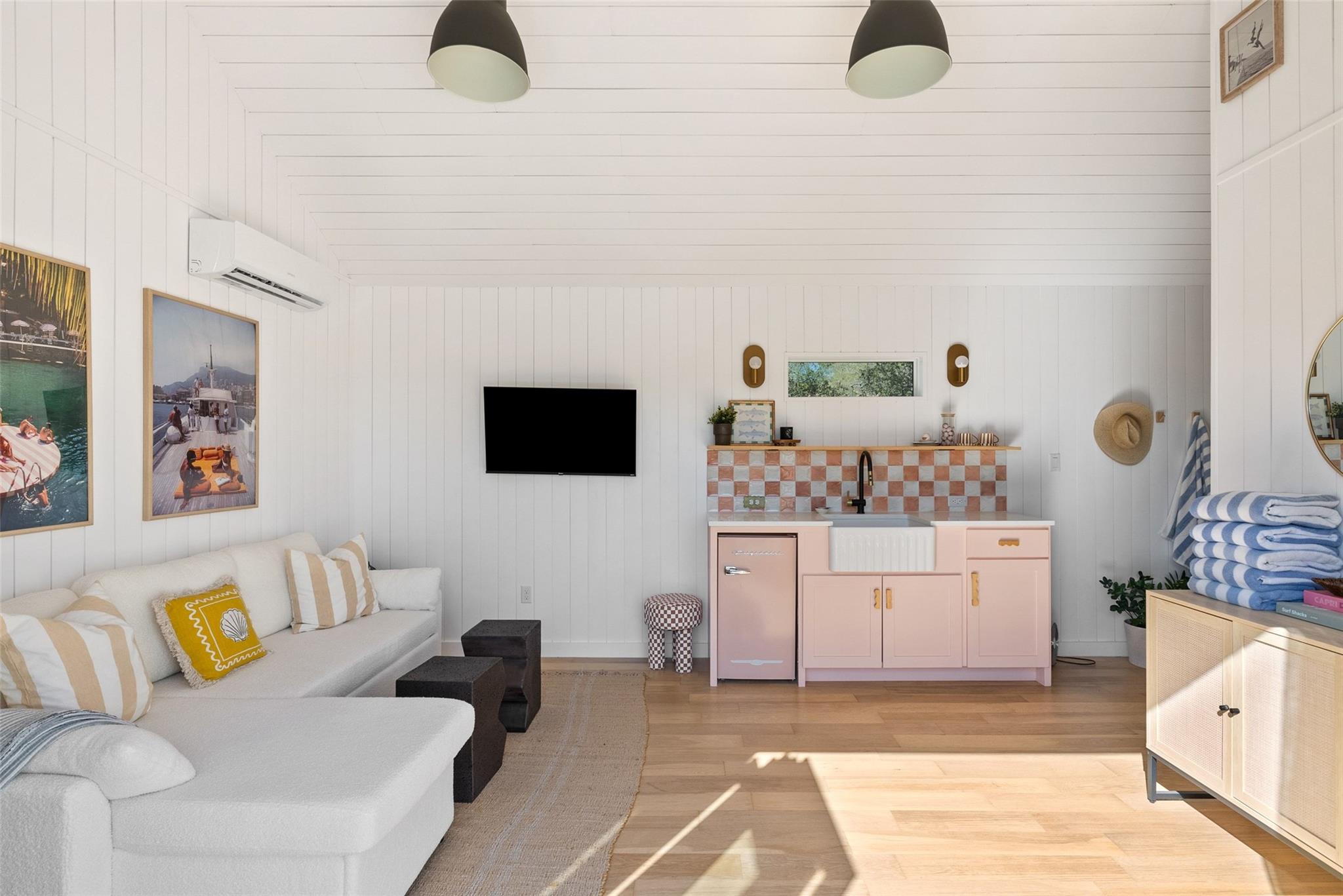 17600 Lake Shore Dr, Dripping Springs, TX 78620