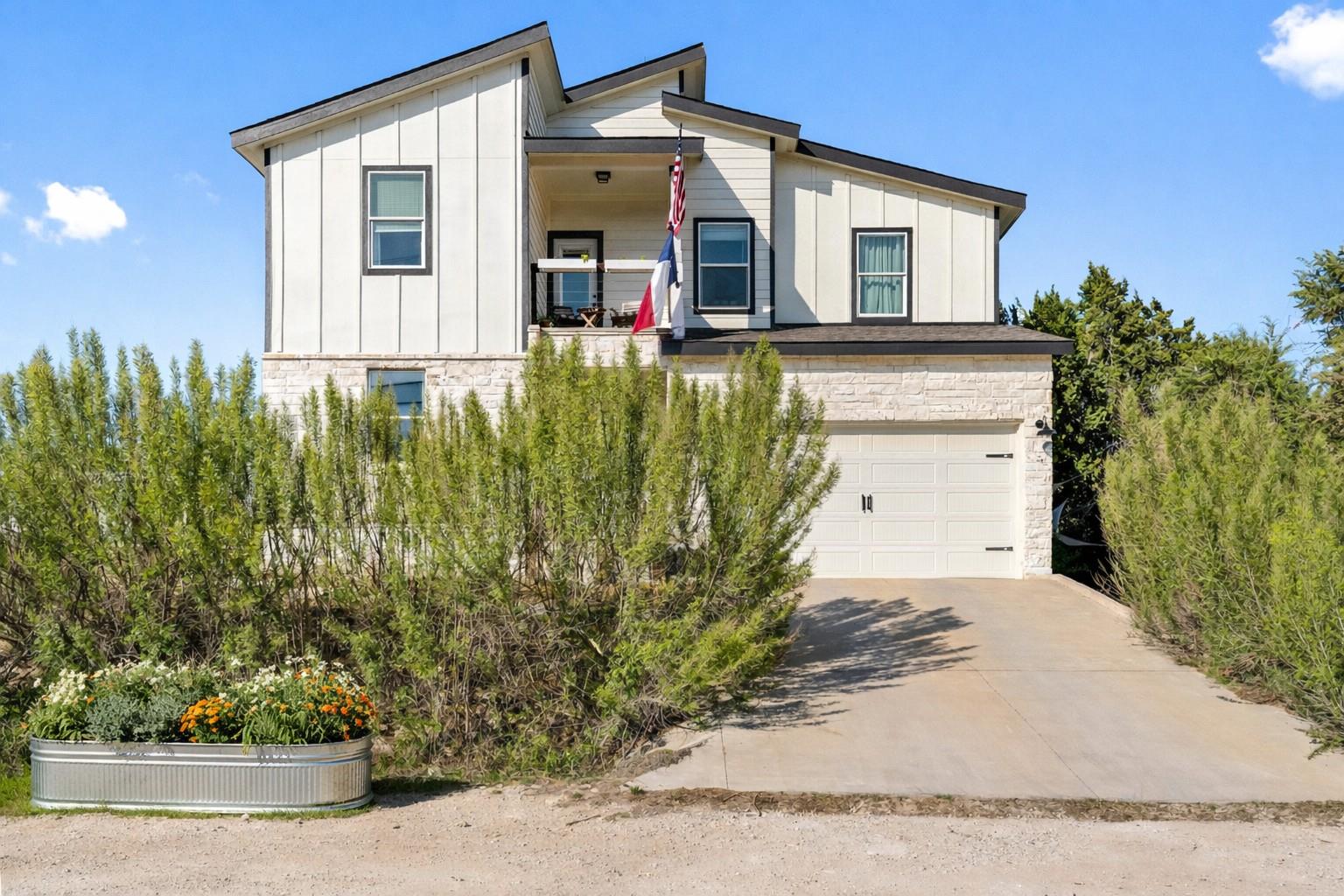 17600 Lake Shore Dr, Dripping Springs, TX 78620