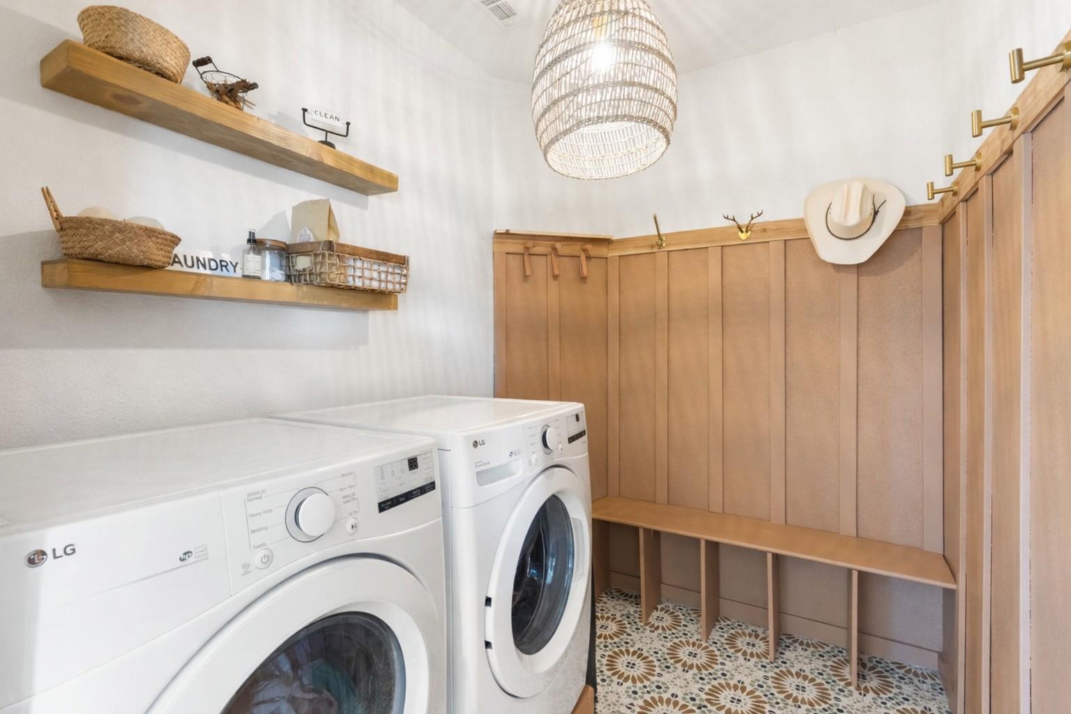 17600 Lake Shore Dr, Dripping Springs, TX 78620