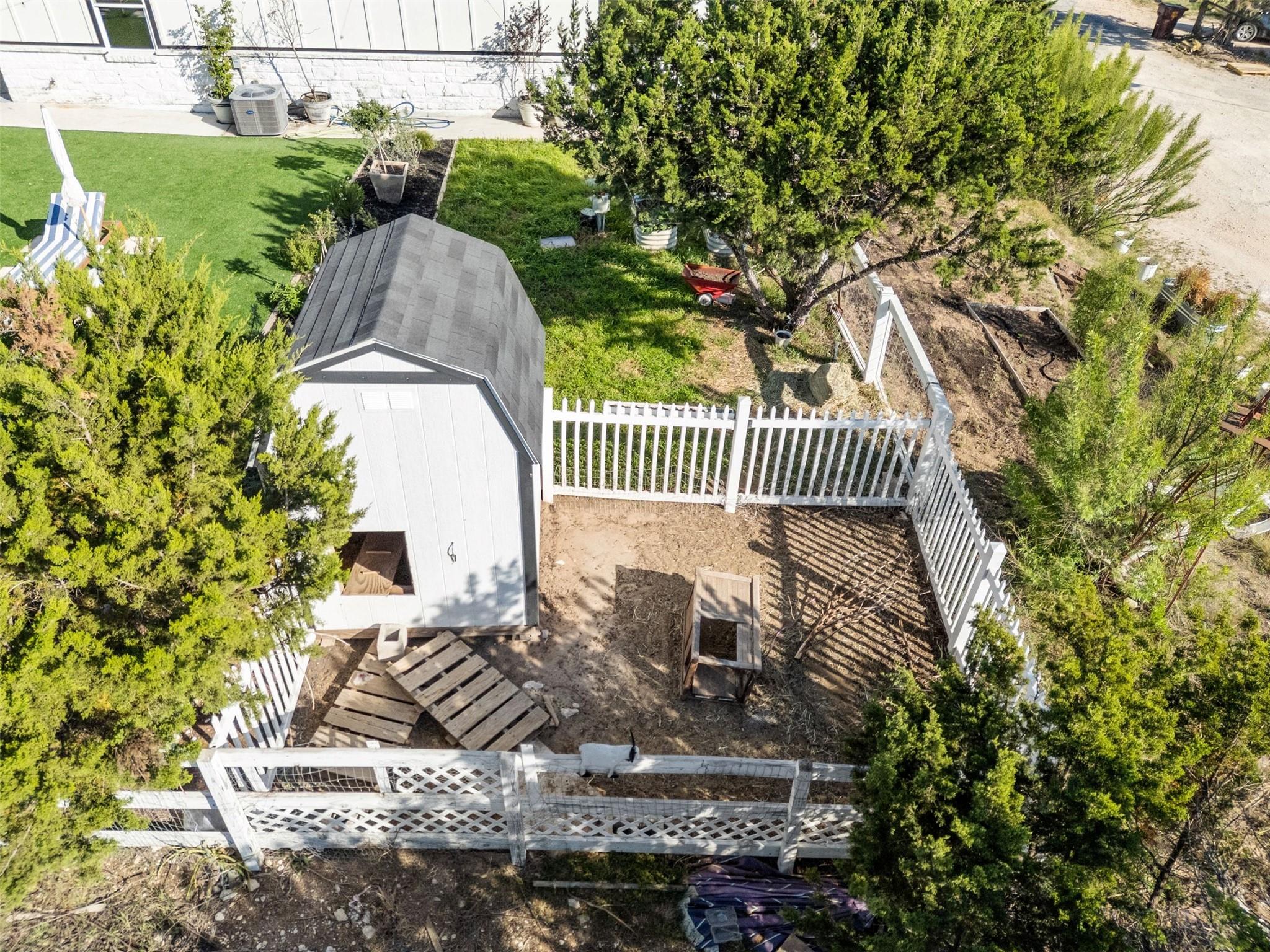 17600 Lake Shore Dr, Dripping Springs, TX 78620