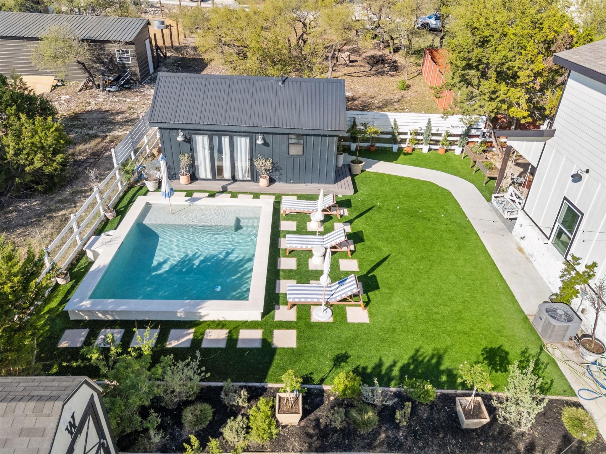 17600 Lake Shore Dr, Dripping Springs, TX 78620