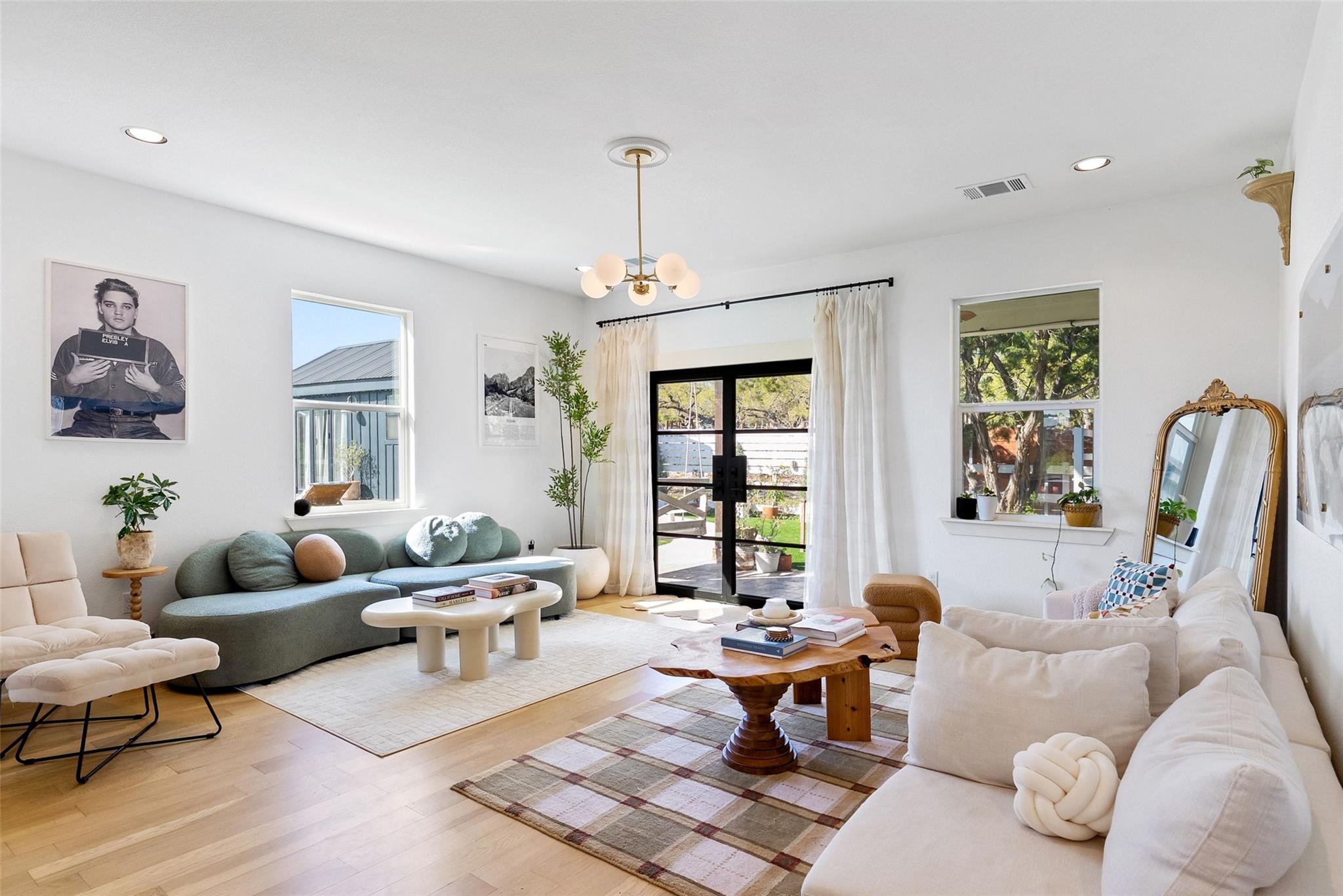 17600 Lake Shore Dr, Dripping Springs, TX 78620