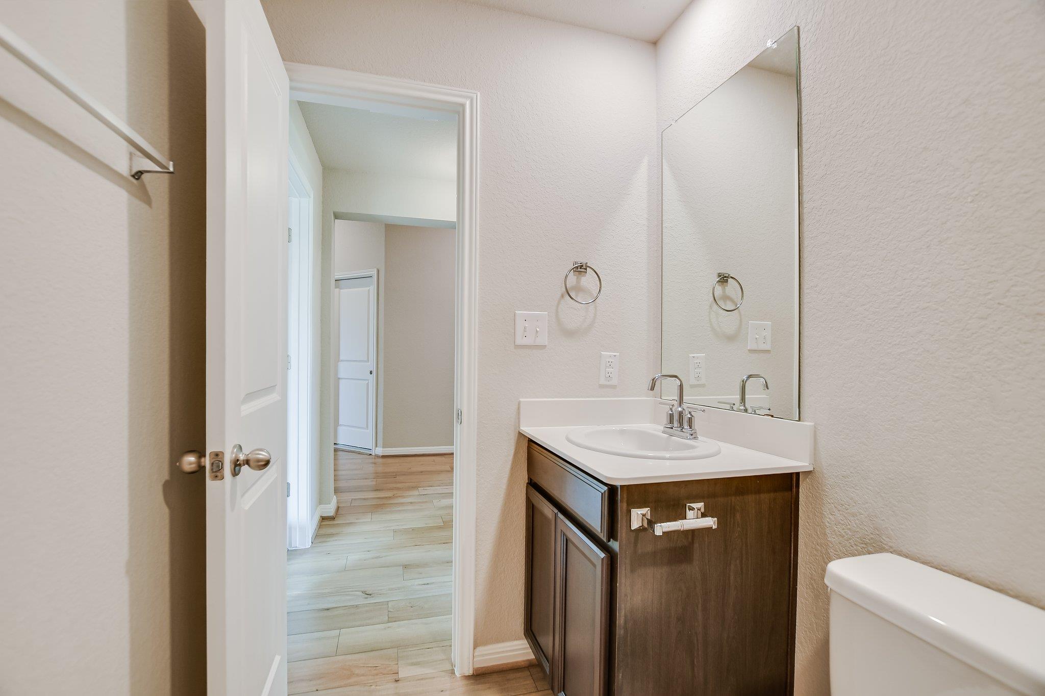 309 Chickasaw Ln, Hutto, TX 78634