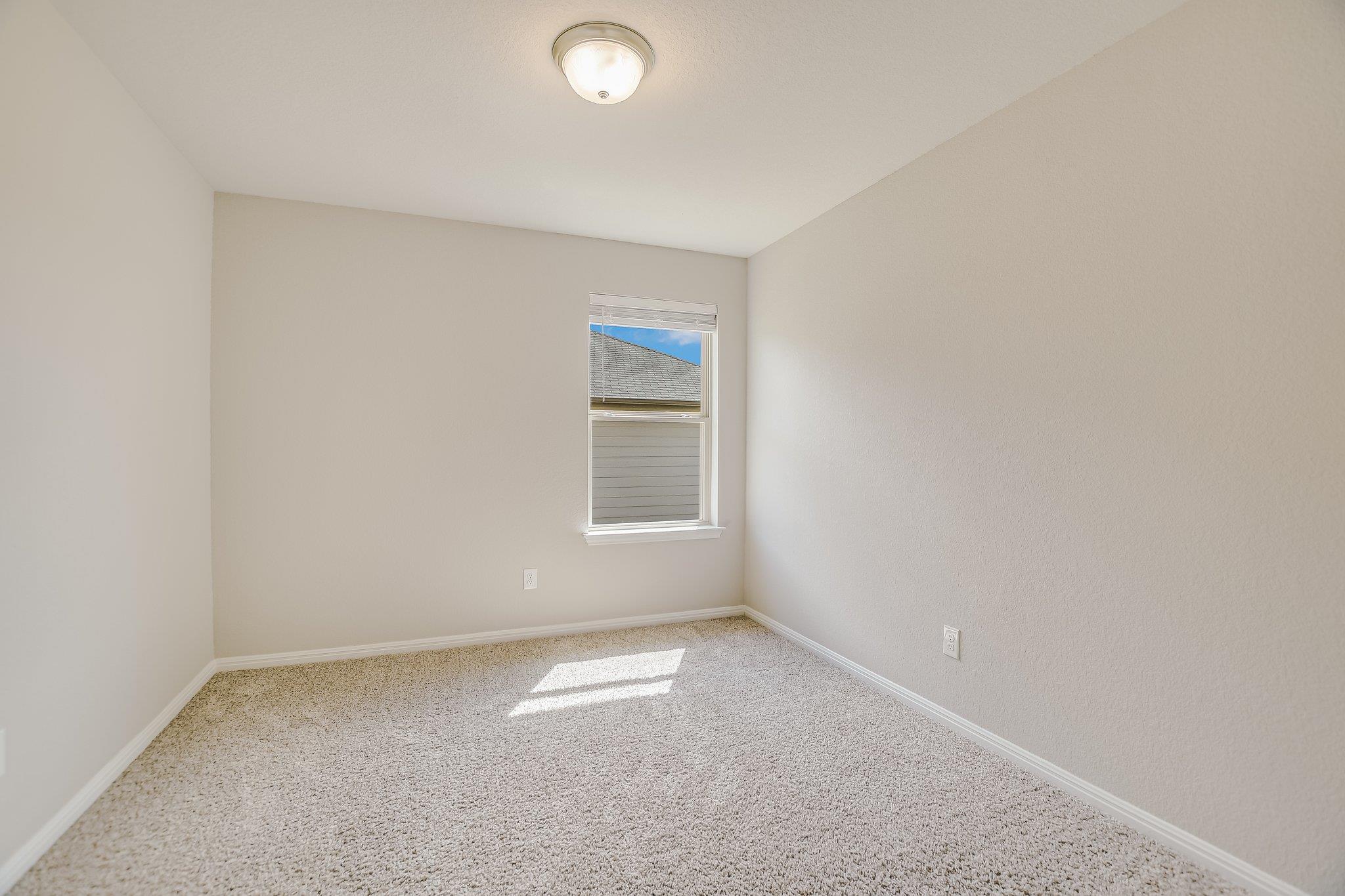 309 Chickasaw Ln, Hutto, TX 78634