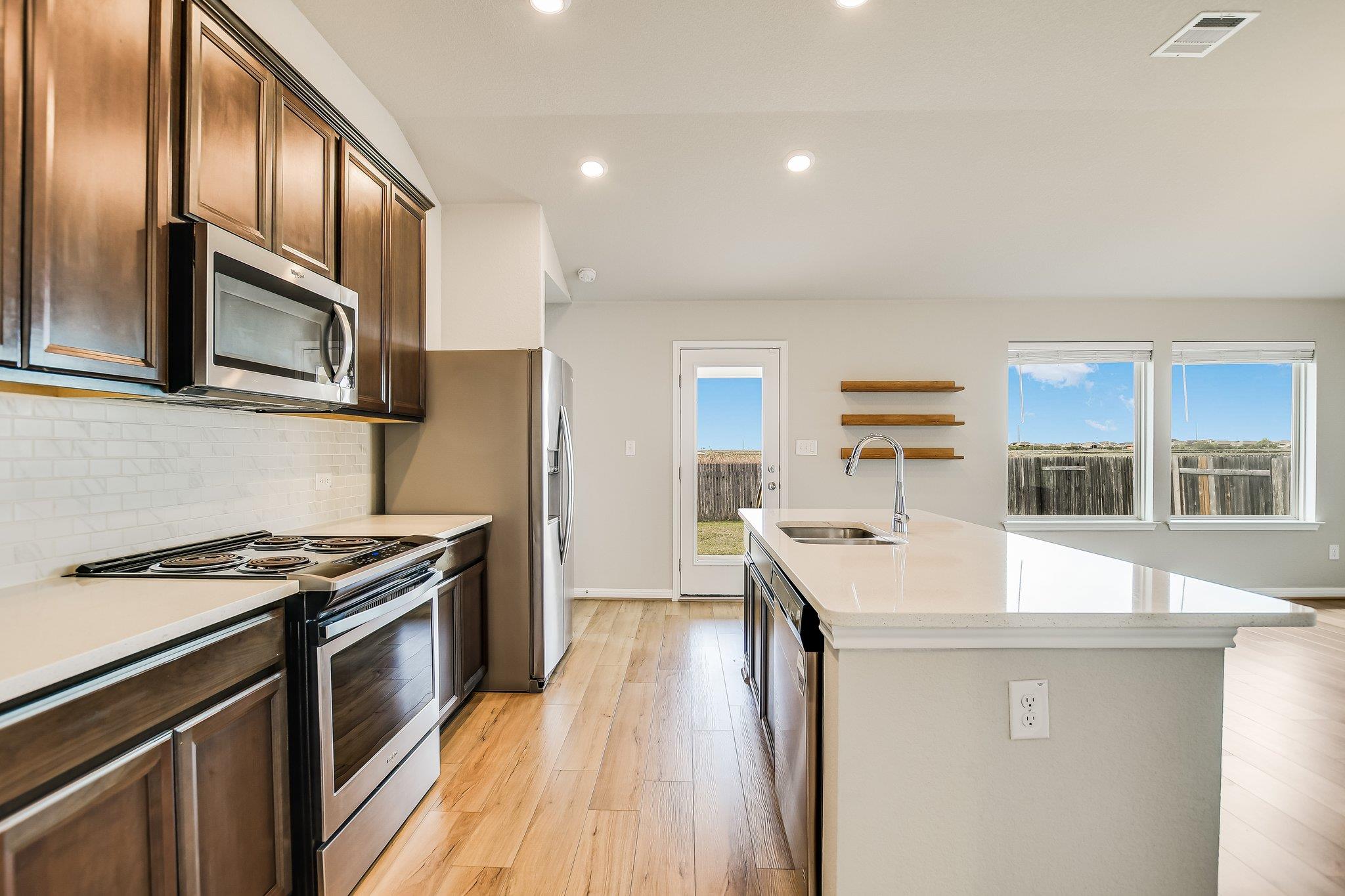 309 Chickasaw Ln, Hutto, TX 78634