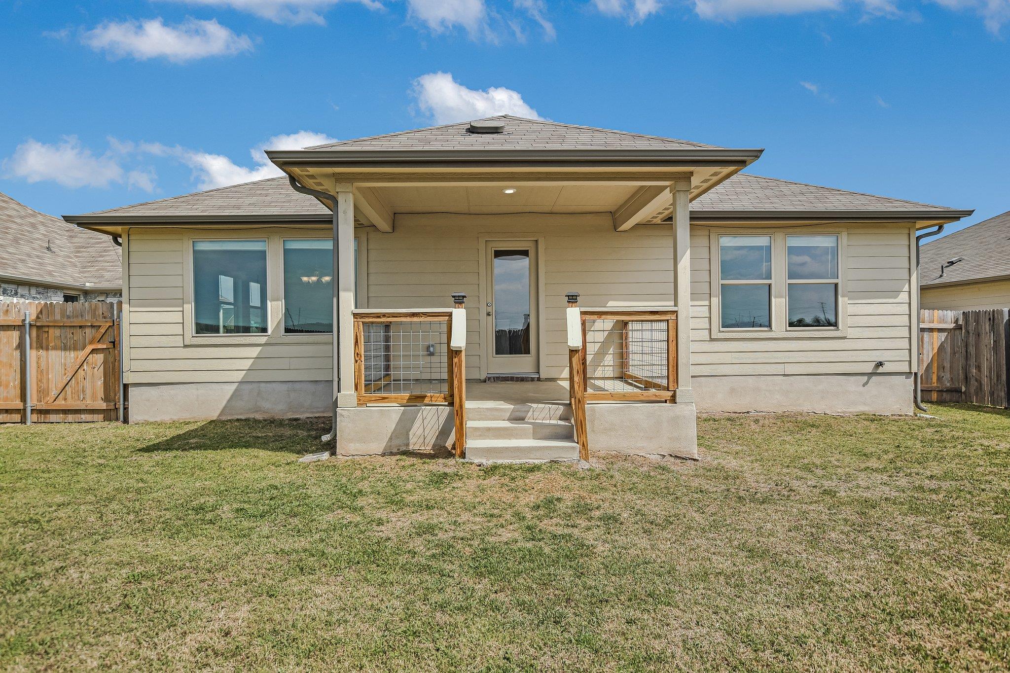 309 Chickasaw Ln, Hutto, TX 78634