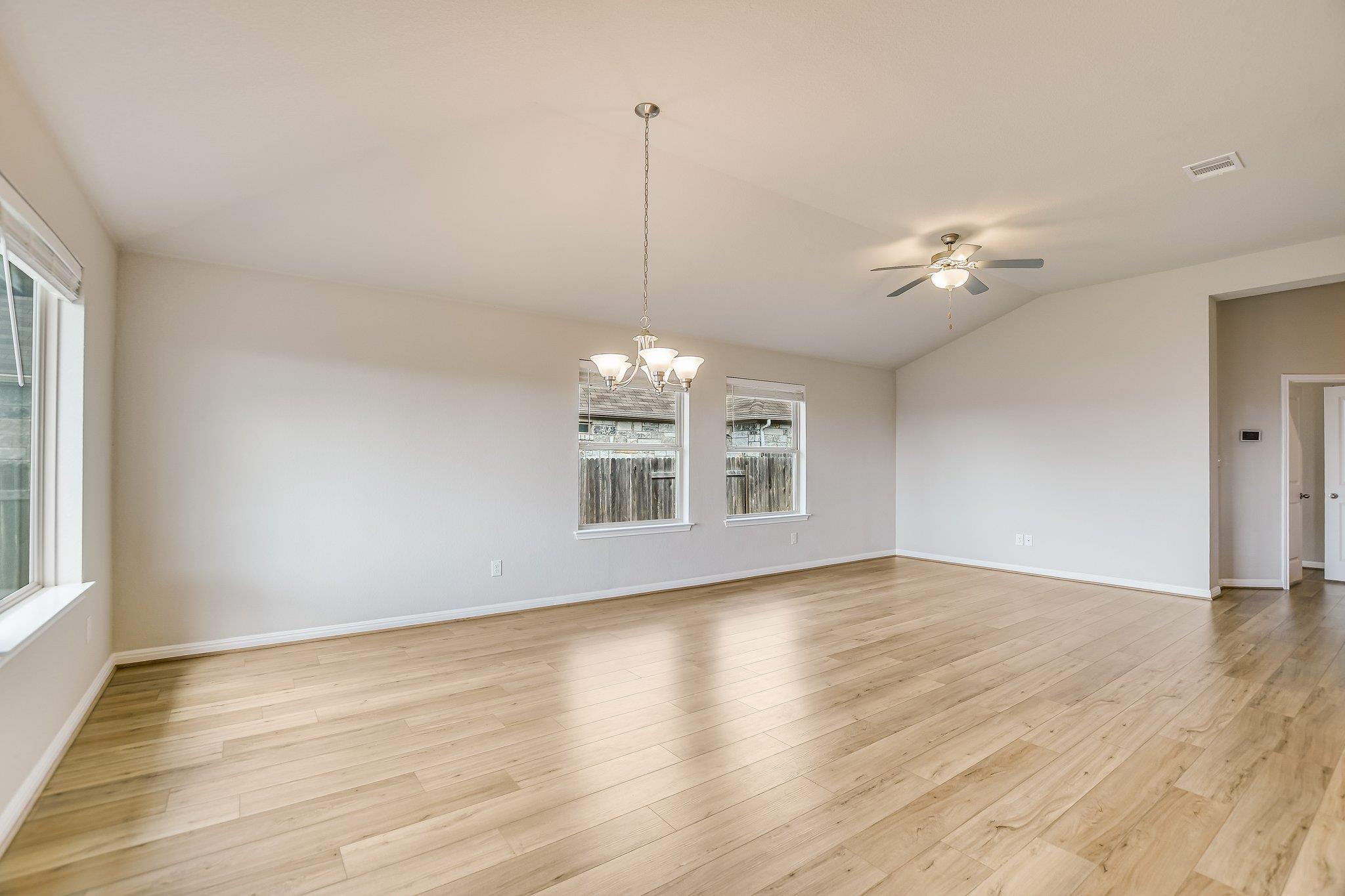 309 Chickasaw Ln, Hutto, TX 78634