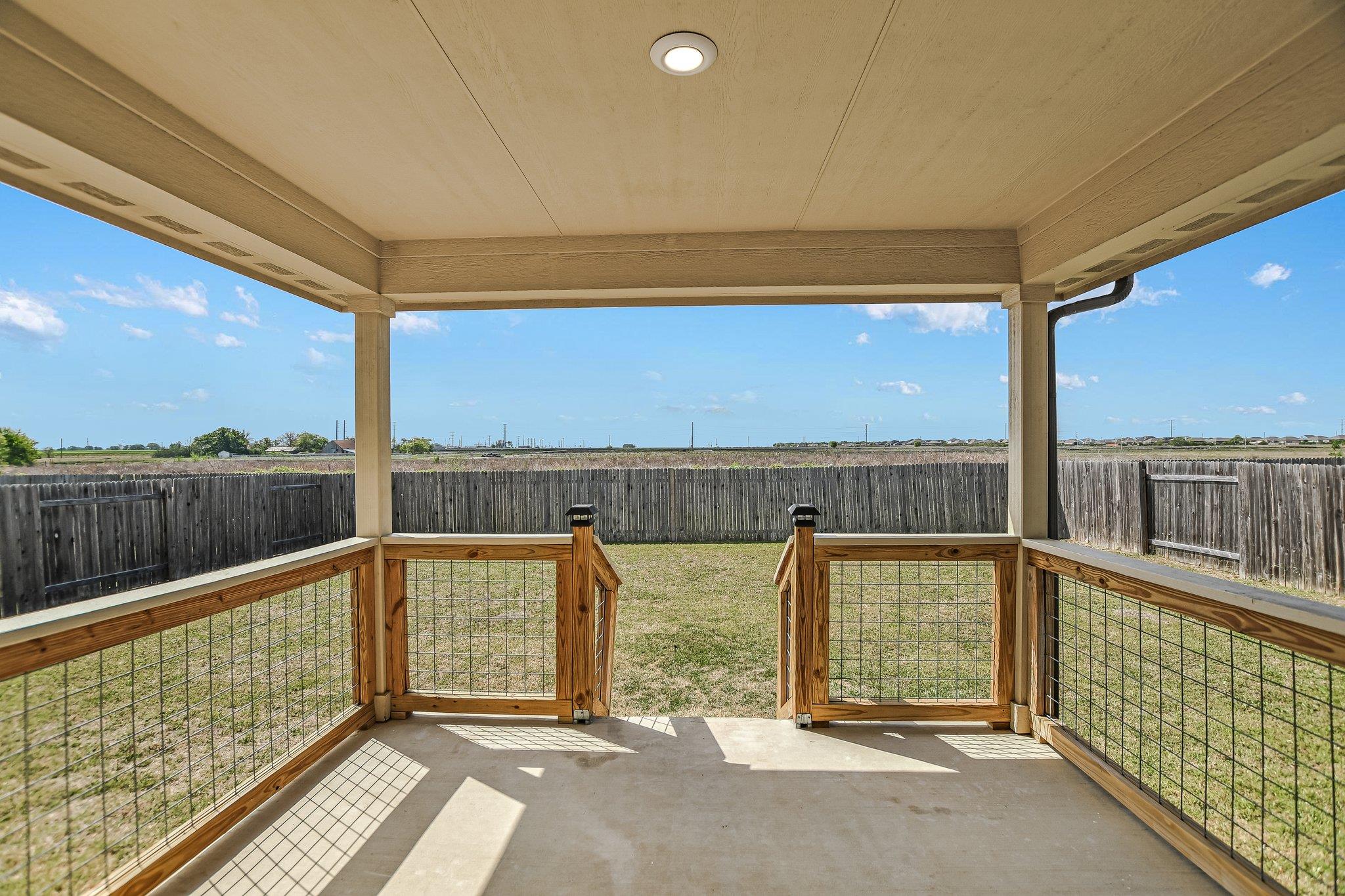 309 Chickasaw Ln, Hutto, TX 78634