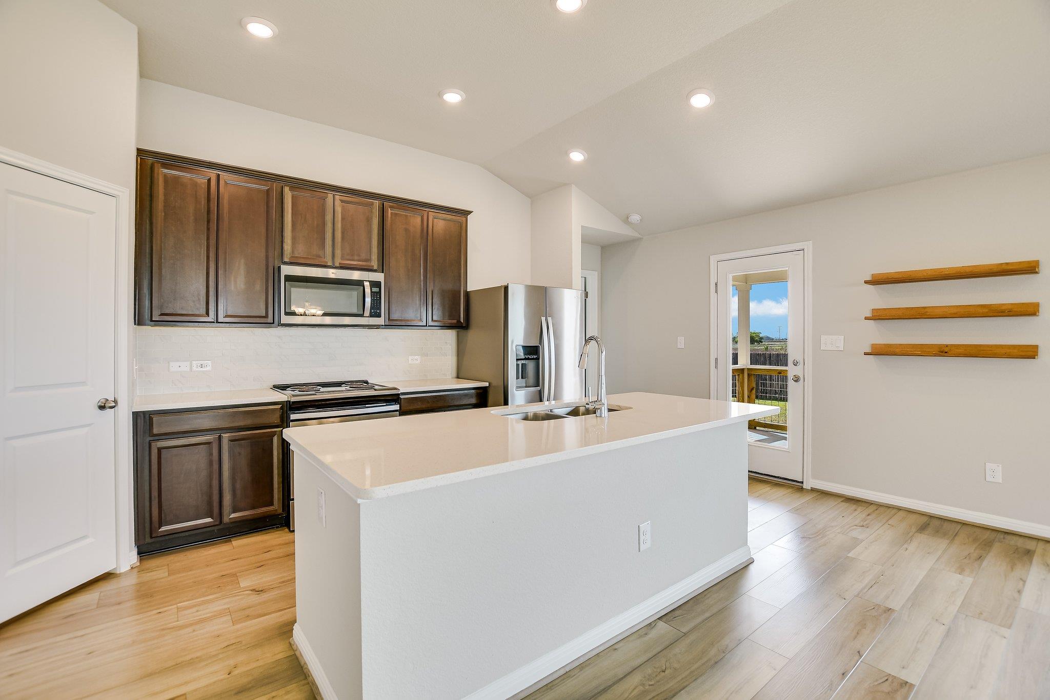 309 Chickasaw Ln, Hutto, TX 78634