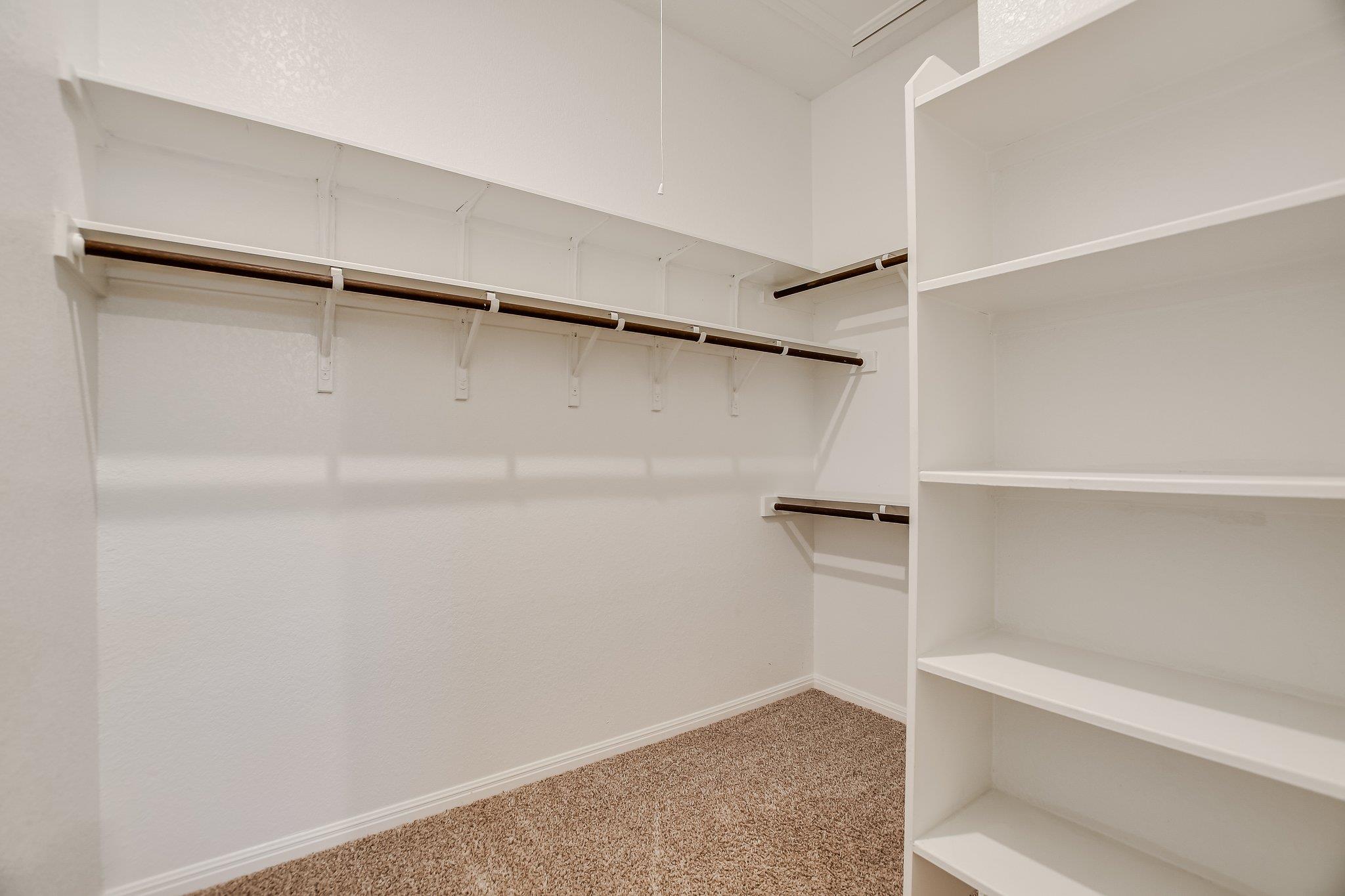 309 Chickasaw Ln, Hutto, TX 78634